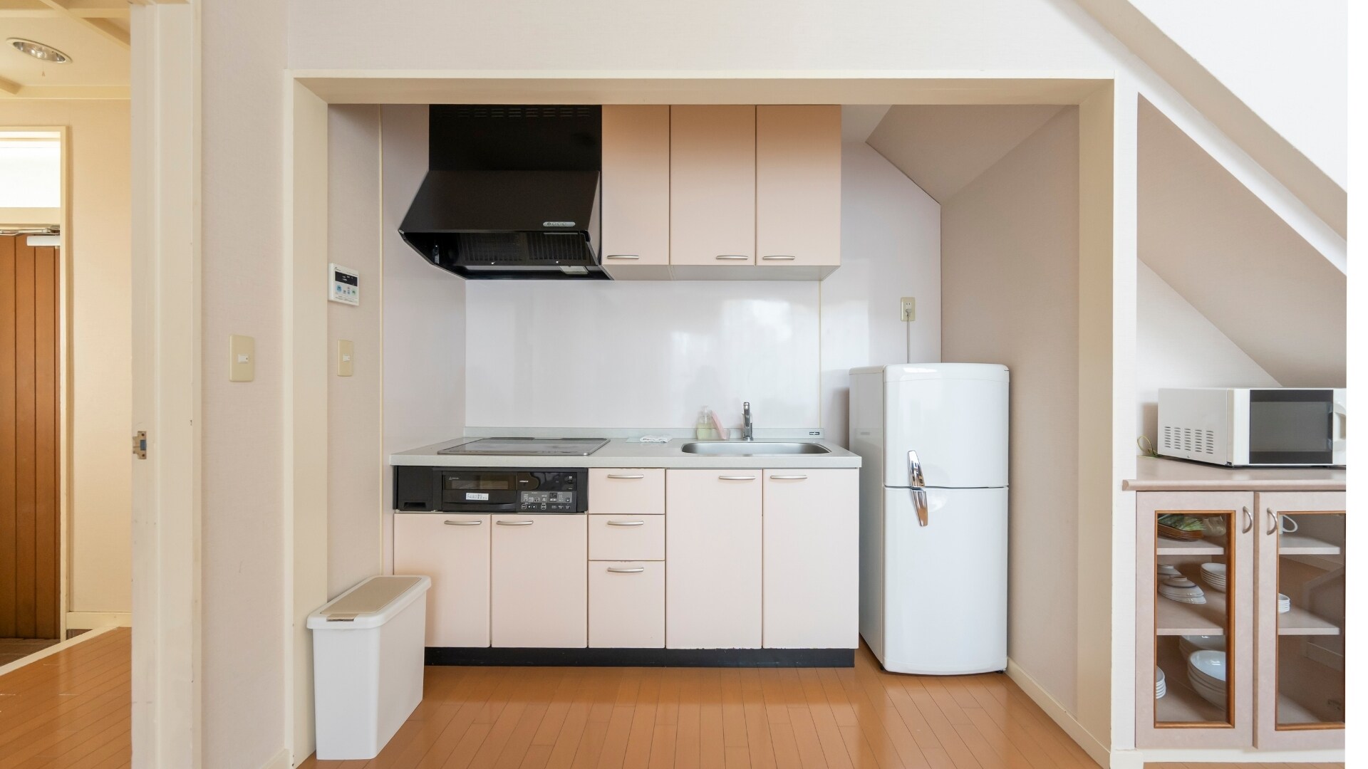 Deluxe type long-stay Japanese-Western room, approx. 80 m2, for 6 people ＜Hachijojima No. 3＞