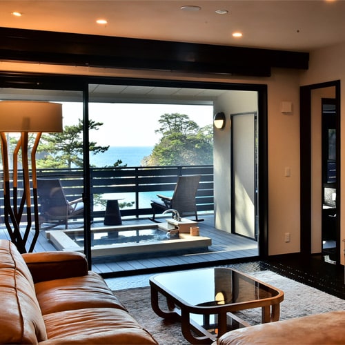 Spectacular view! Main room with open-air bath (example)
