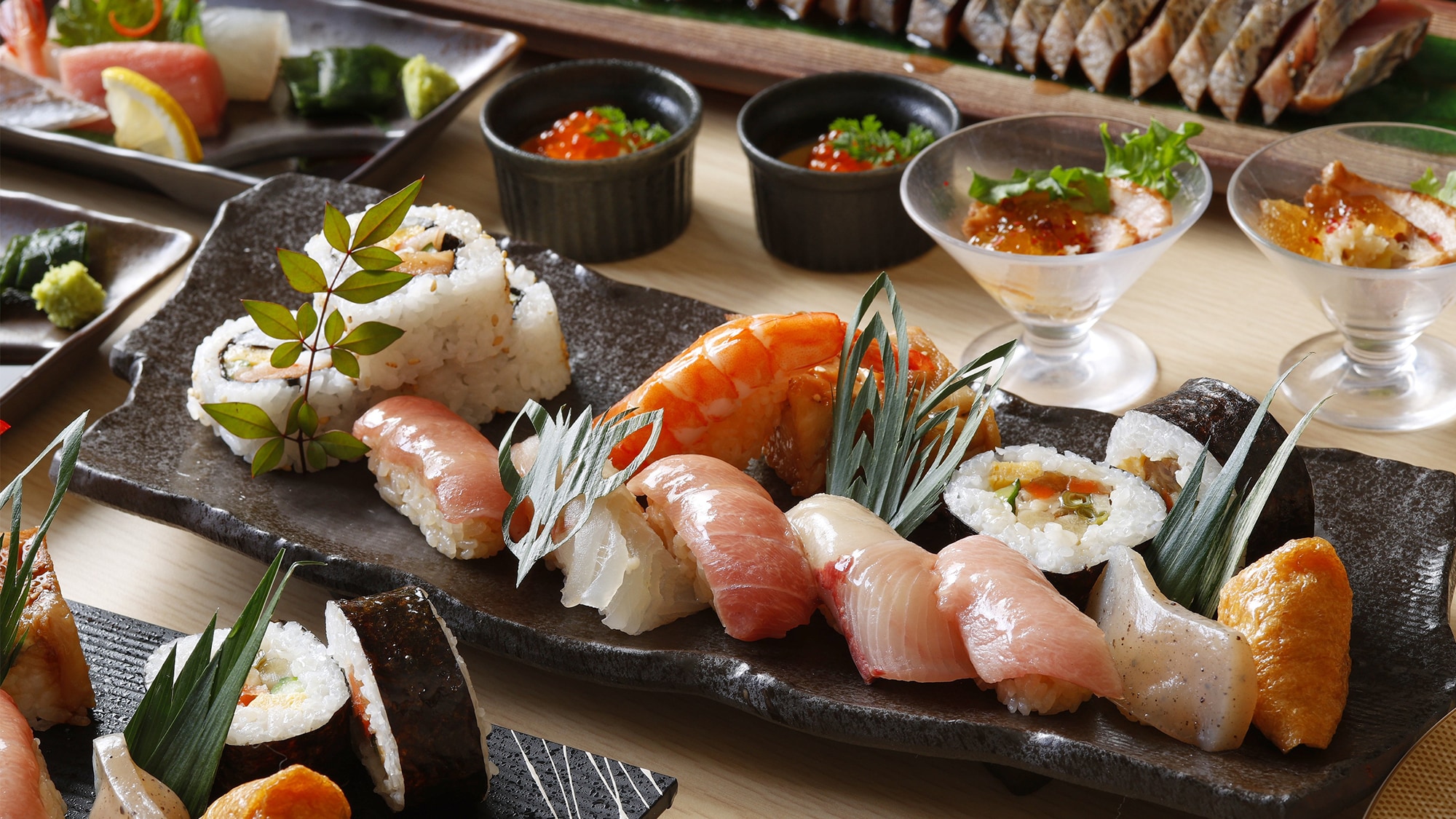 [日本料理 HOSHI] 主要供應壽司、生魚片等日本料理。 *影像