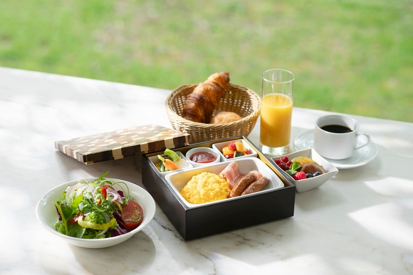 Breakfast room service (image)