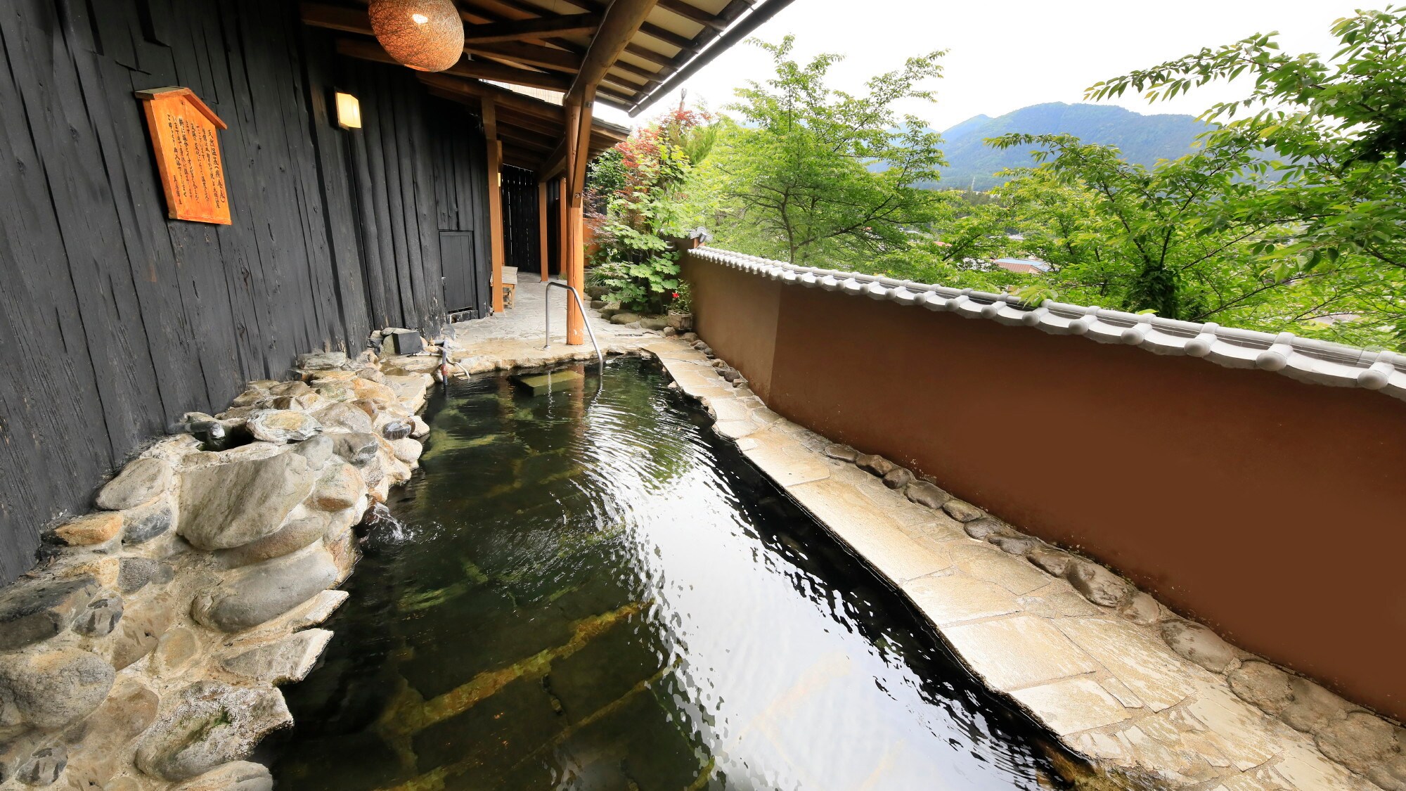 Pemandian terbuka (Pemandian Iris)