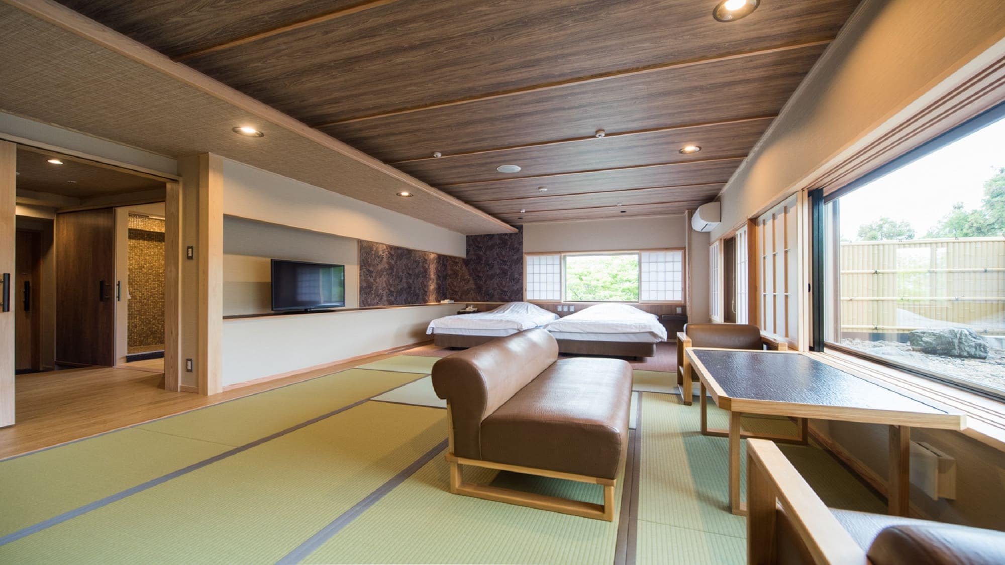 10 tatami mats with hot spring bath + twin