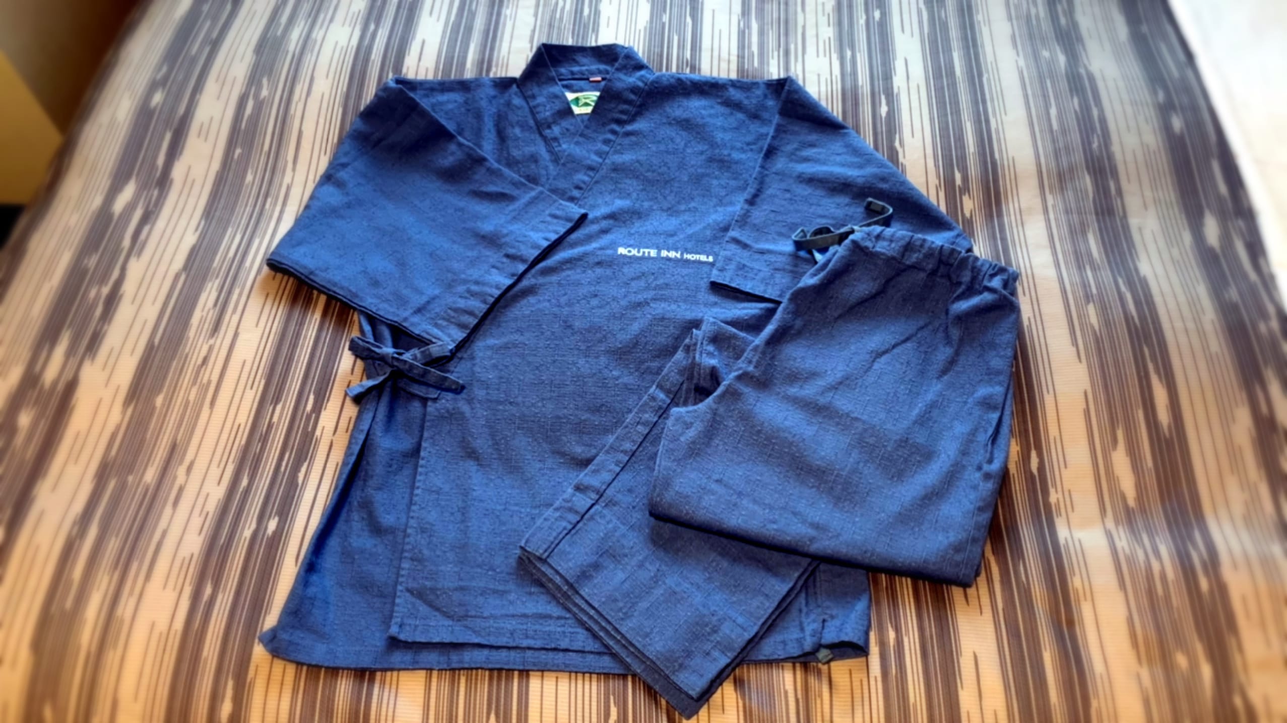 [Jinbei for use within the hotel] *Large sizes and children's sizes are also available.