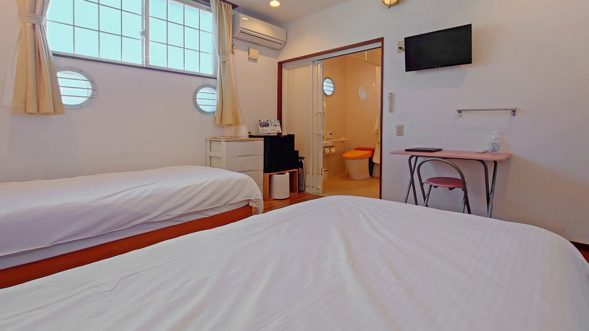 [1F Villa Twin Room Barrier-Free] The boundary between the bathroom and the room is flat