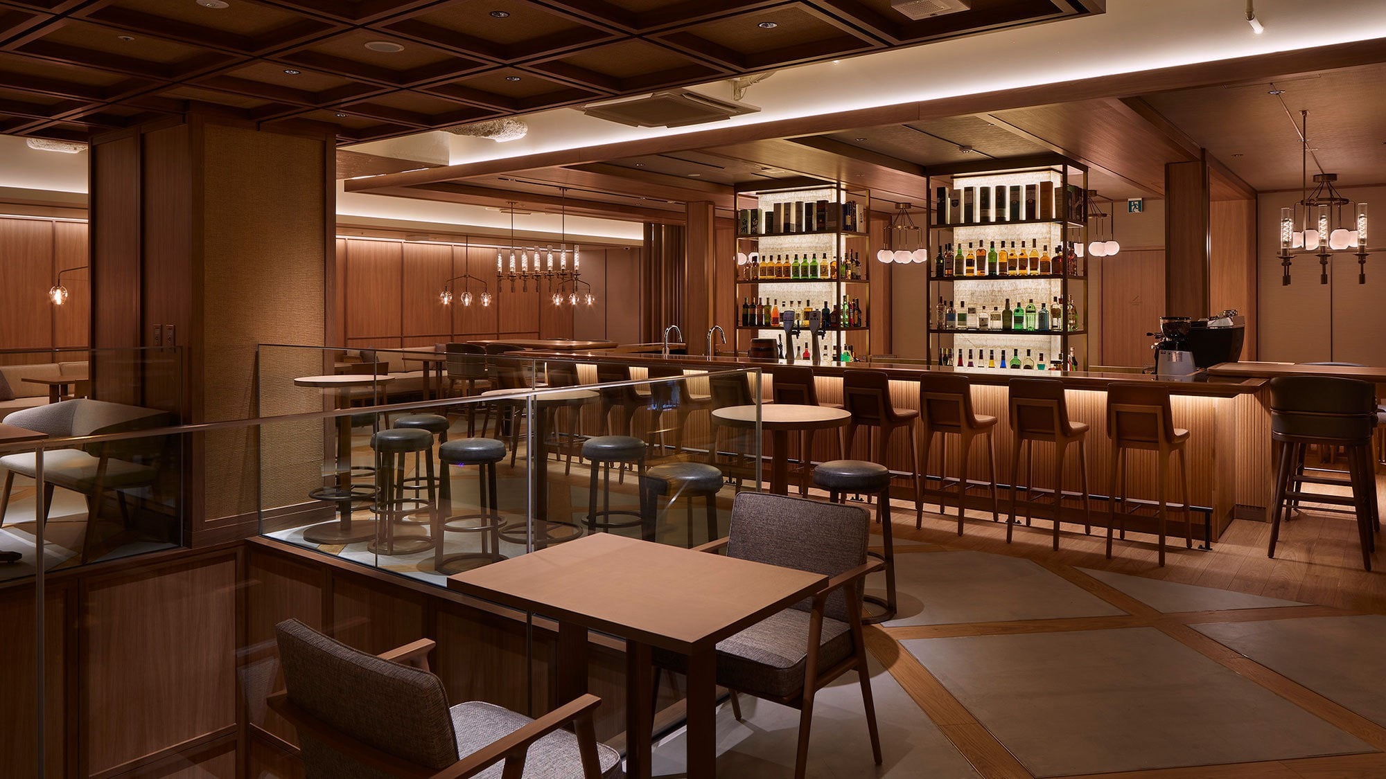 [Minori & Cafe] <2F> Breakfast venue where refreshing sunlight shines in the morning