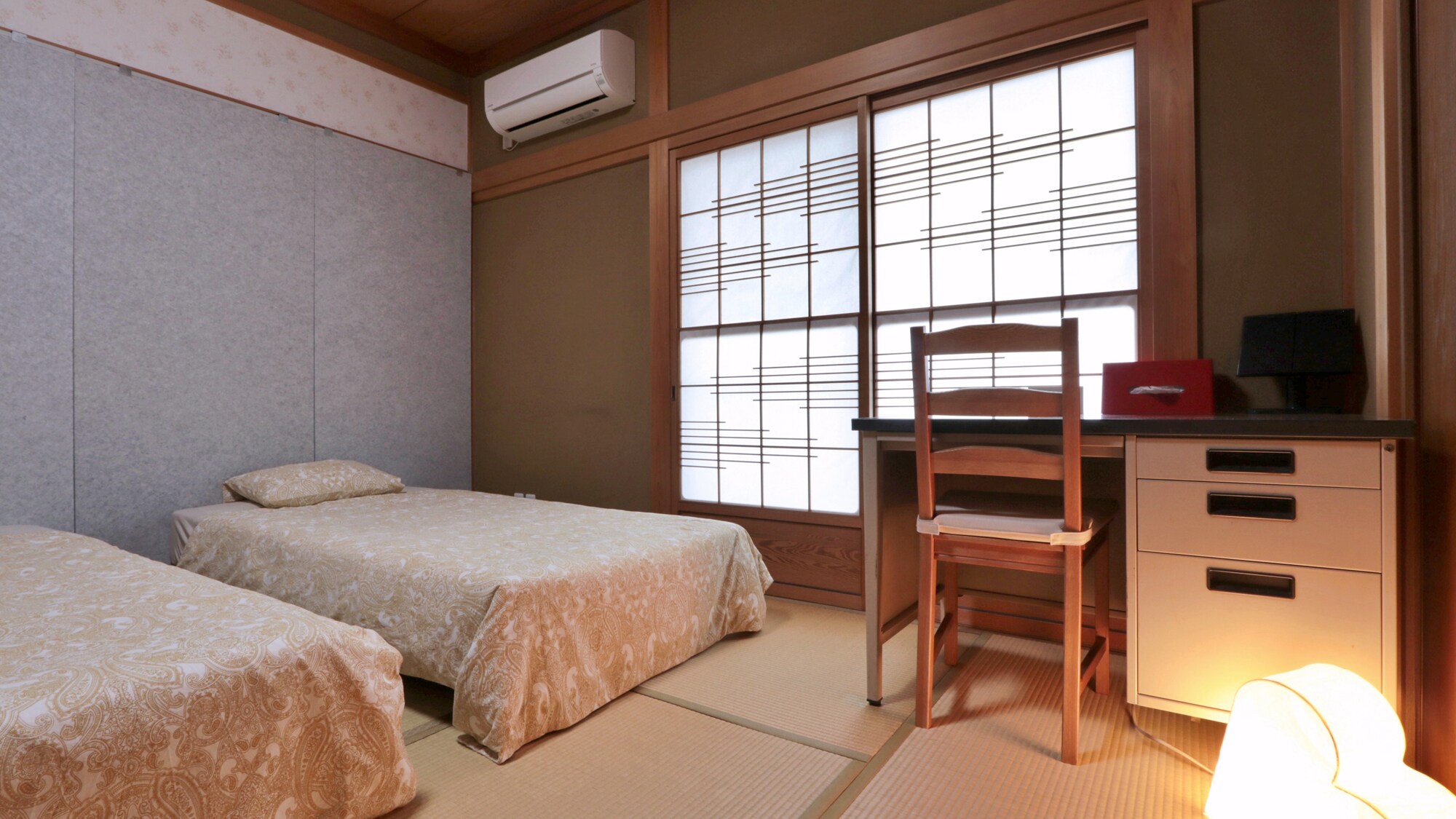 [Guest Room] [Non-smoking] Japanese-style twin room ★ Shared facilities