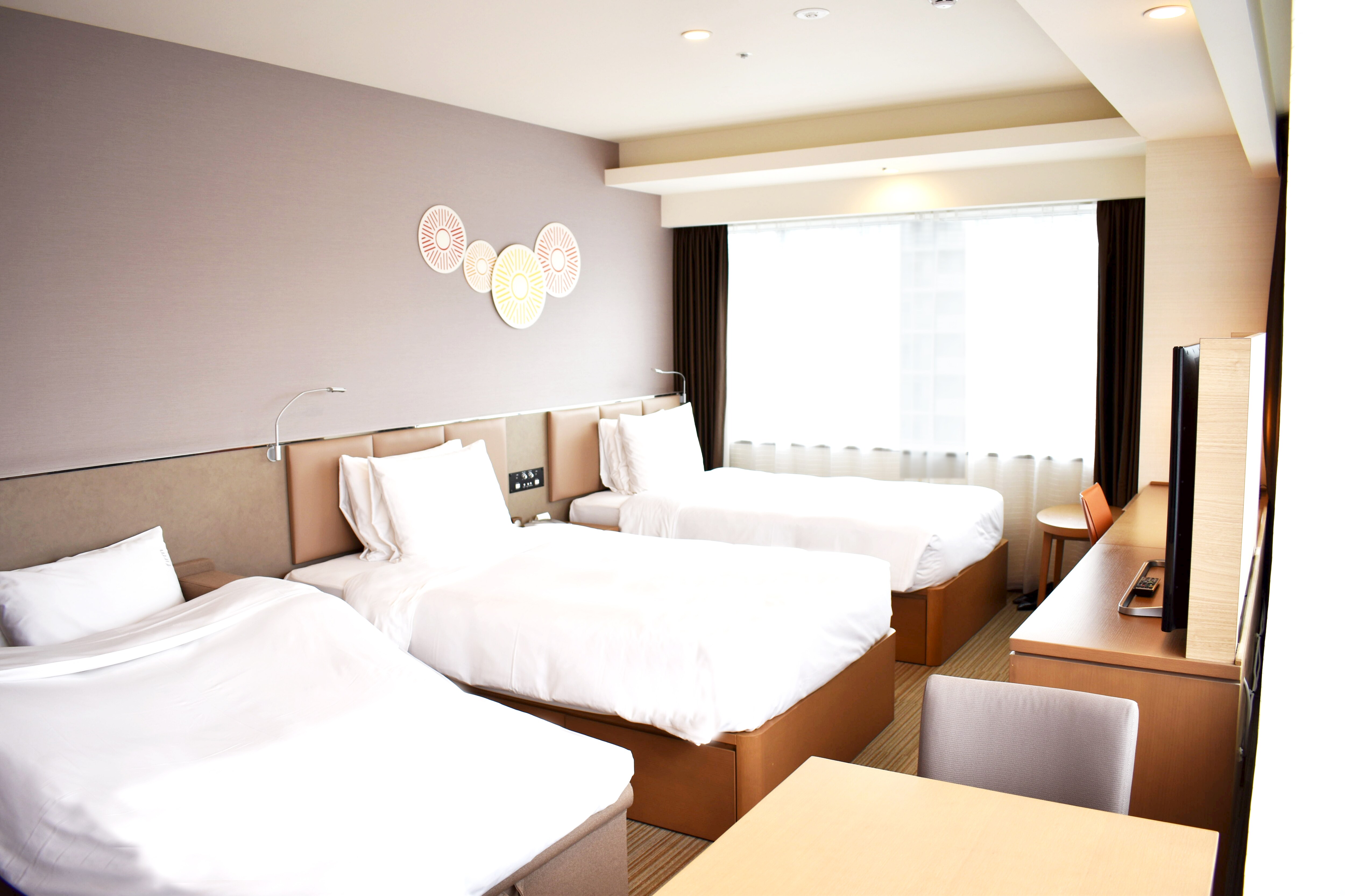 Corner suite twin 3 person occupancy image