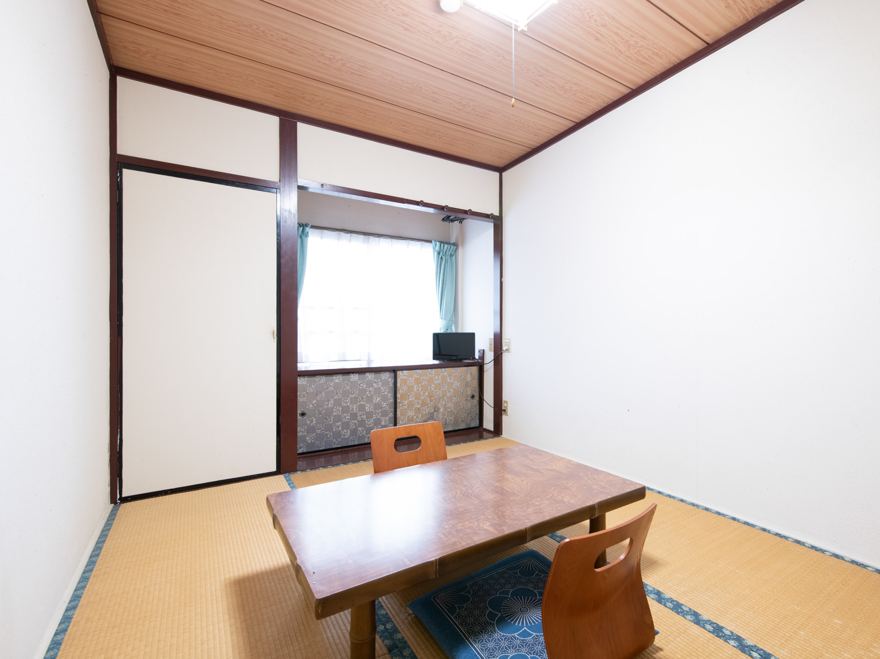 Japanese-style room for two (shared bathroom and toilet)