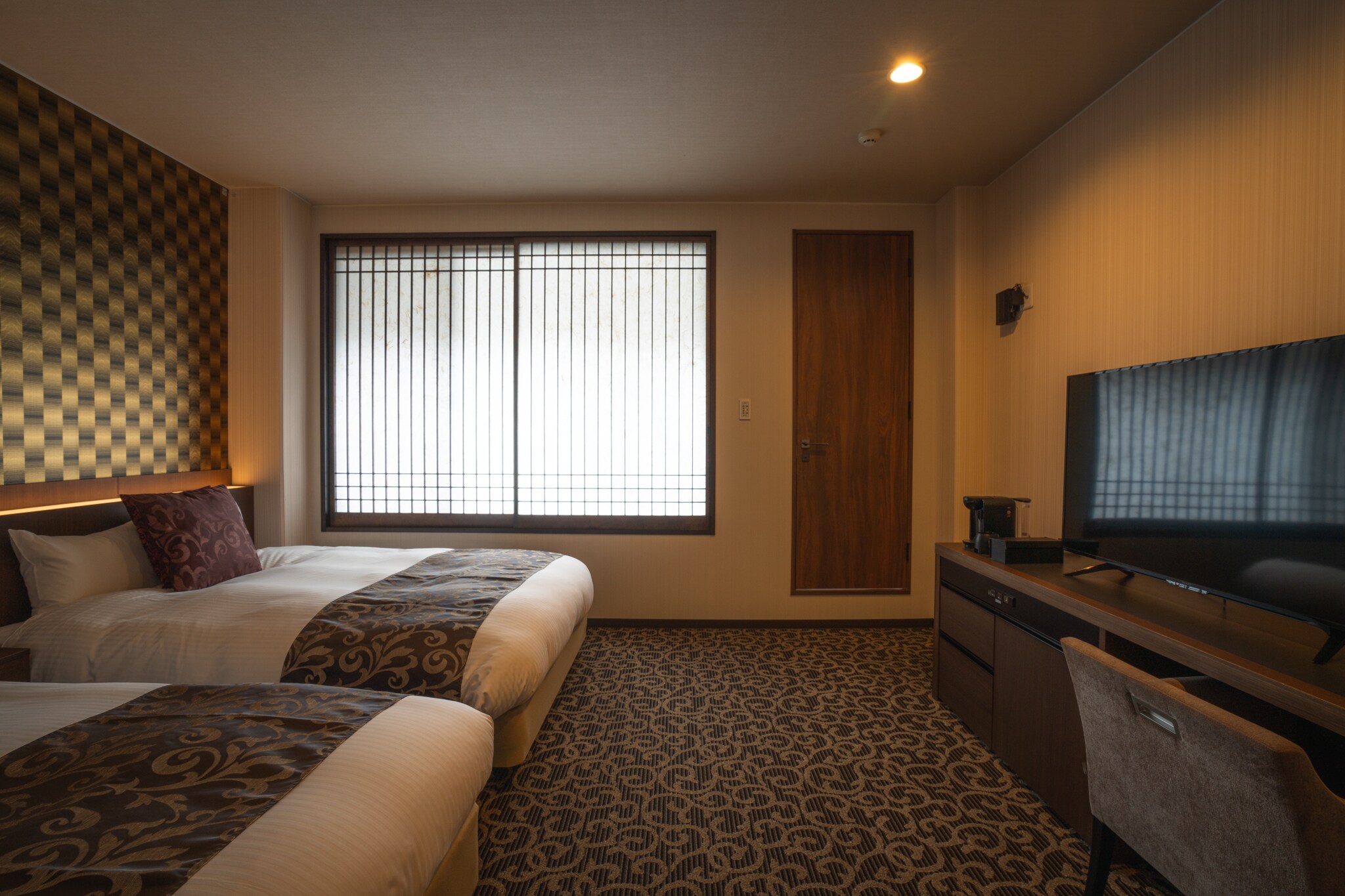 Kamar Twin (201) Fujibakama