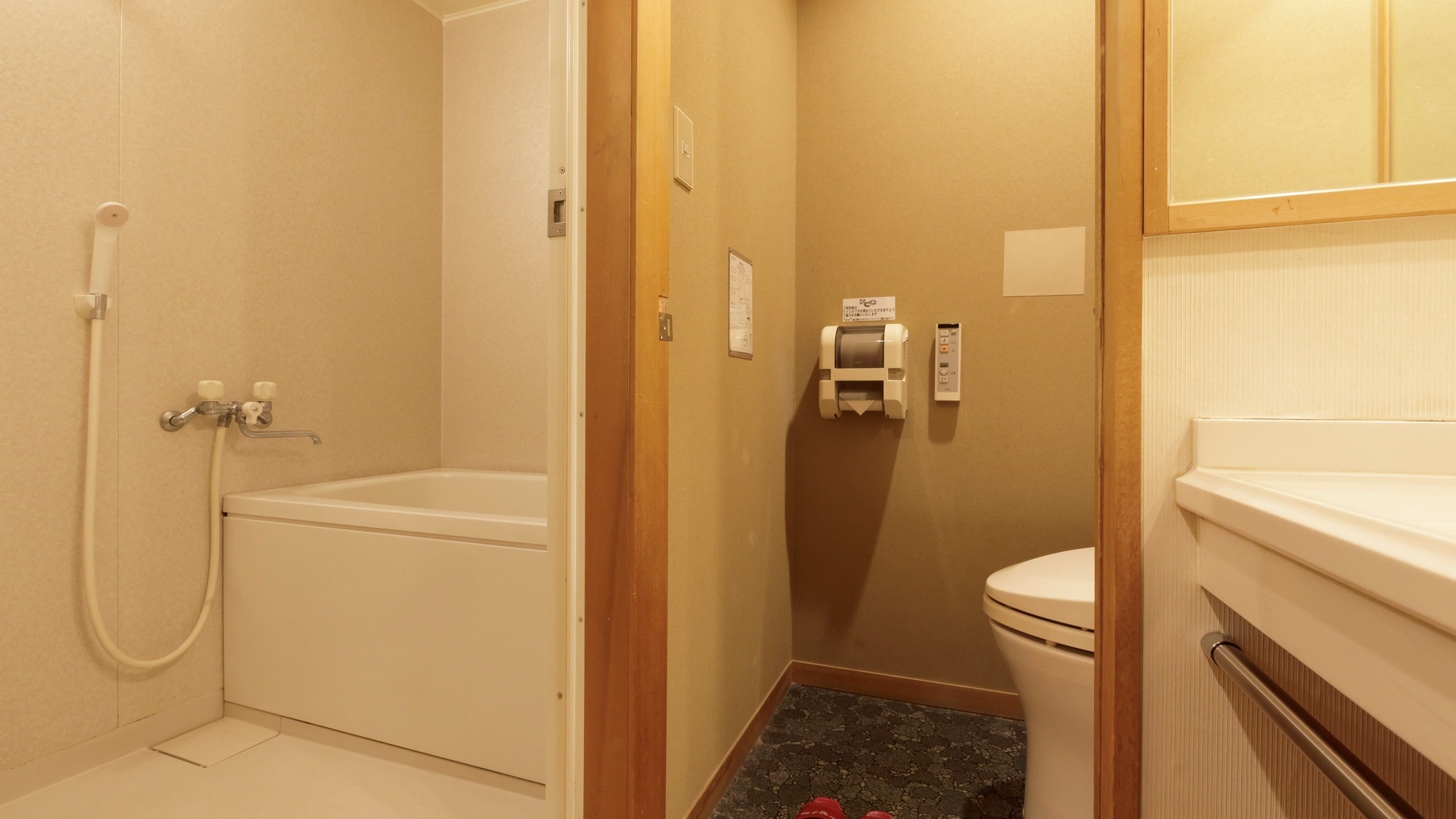 [Japanese-style room] A simple yet clean washroom