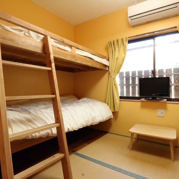 [Wood House] A room suitable for couples and families, accommodating 2 to 4 people.