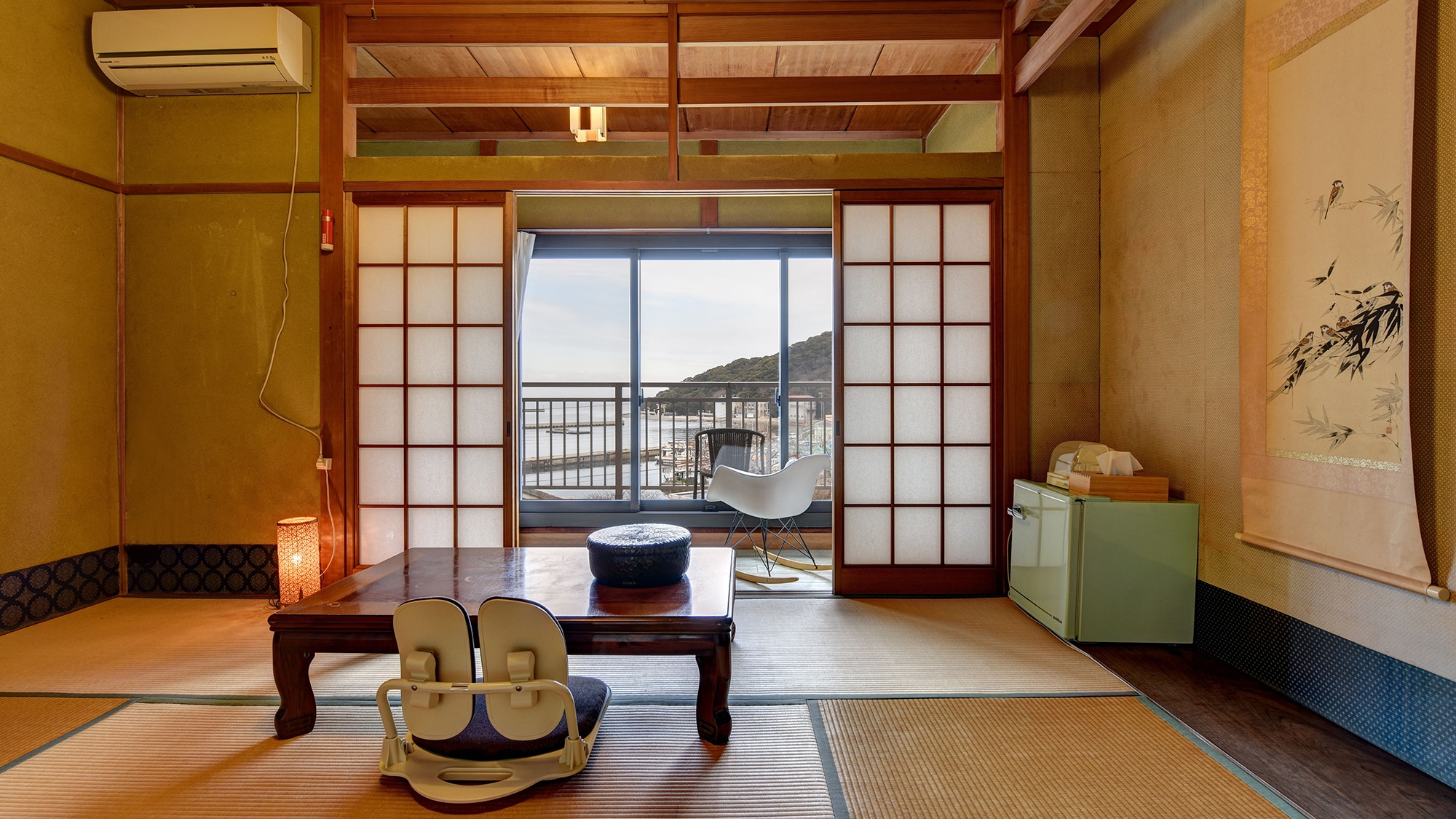 * [Room] A calm time with a view of the sea