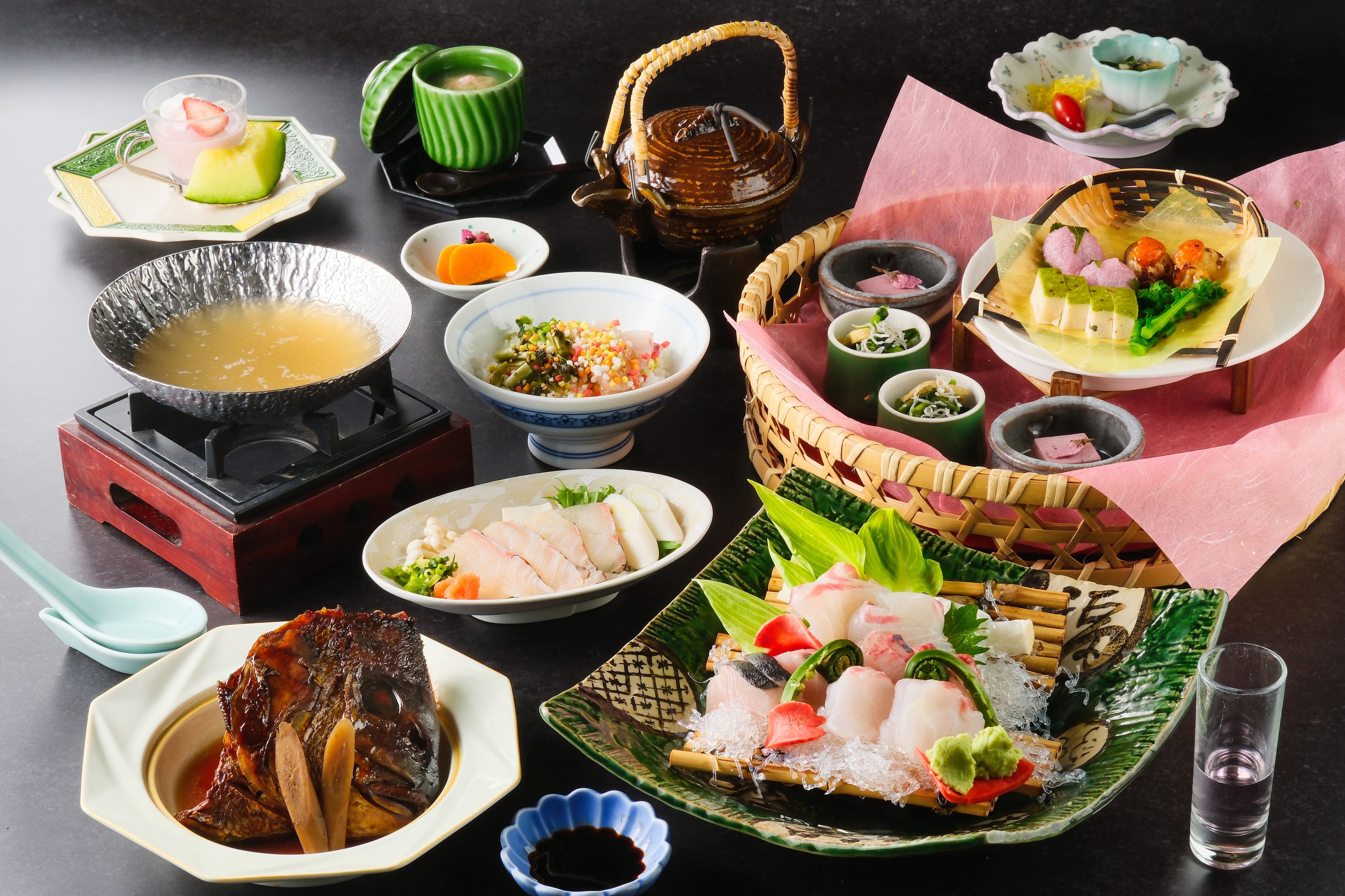 <Basic Kaiseki Course - Hanaikada>