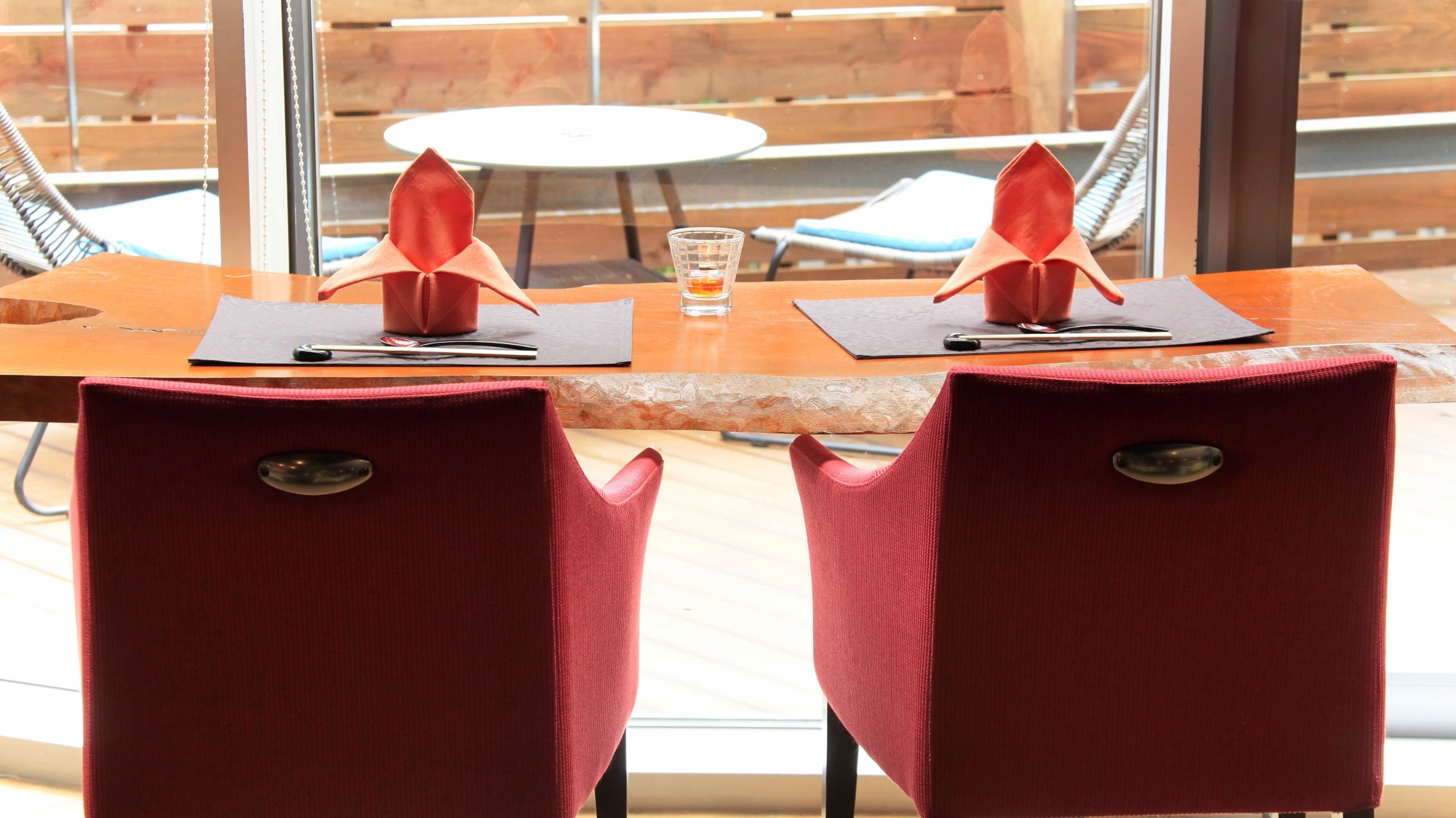 [Dining restaurant]