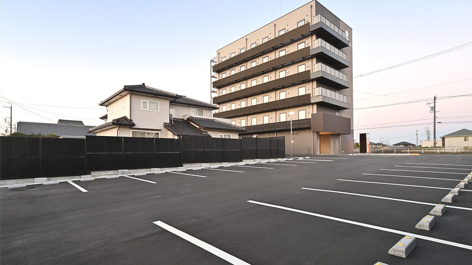 Free parking: 35 spaces (first come, first served) *Reservations not accepted