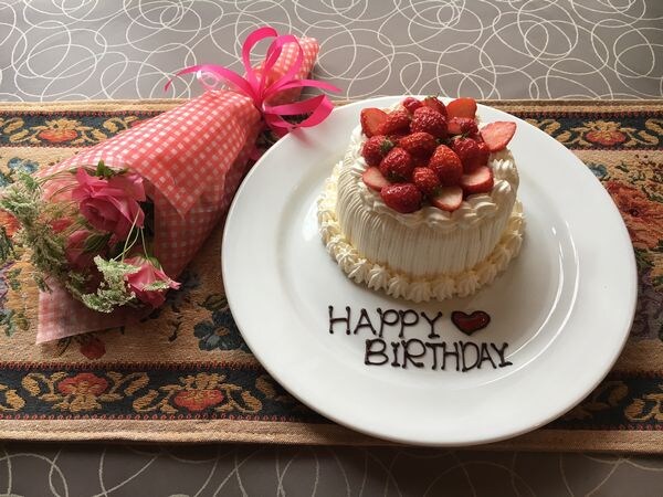 Kue ulang tahun (diperlukan reservasi)