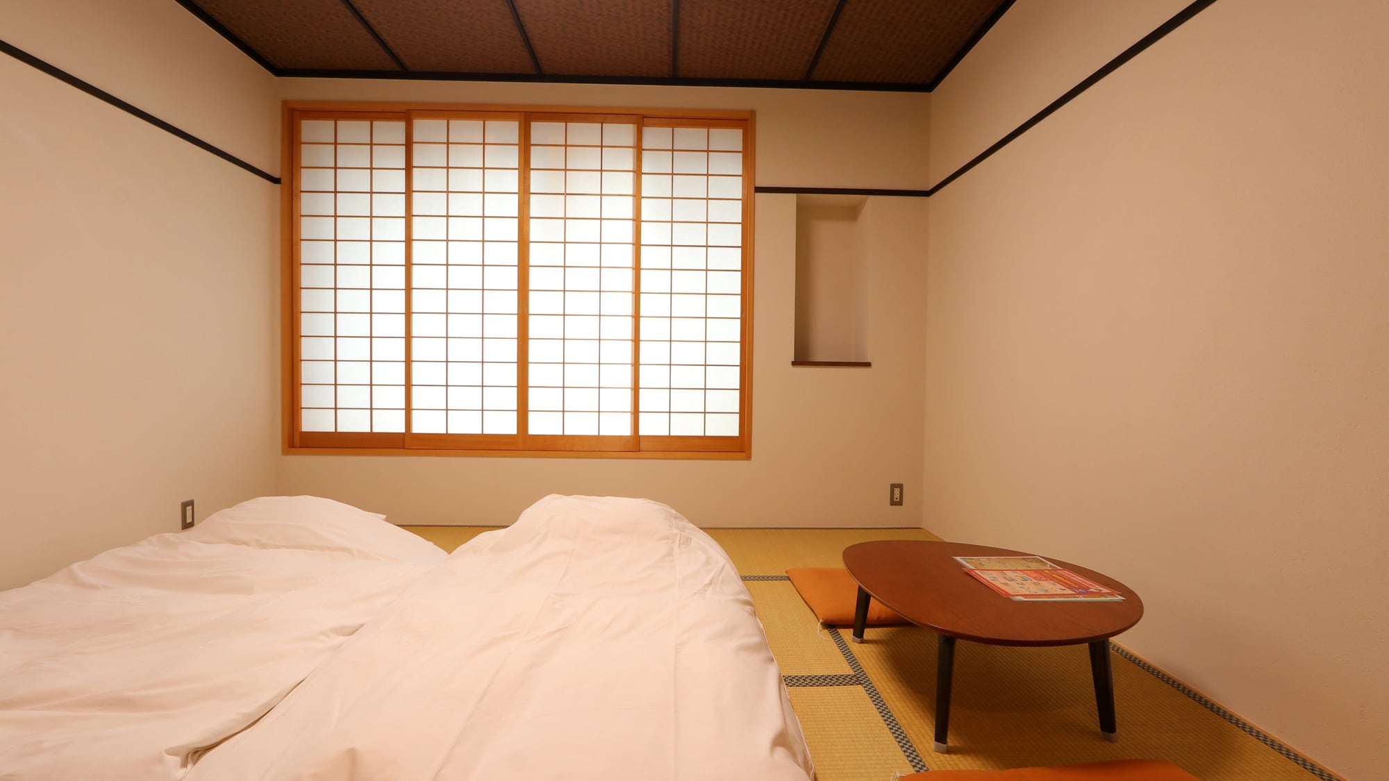 [8 tatami Japanese-style room] Please relax in a clean room.