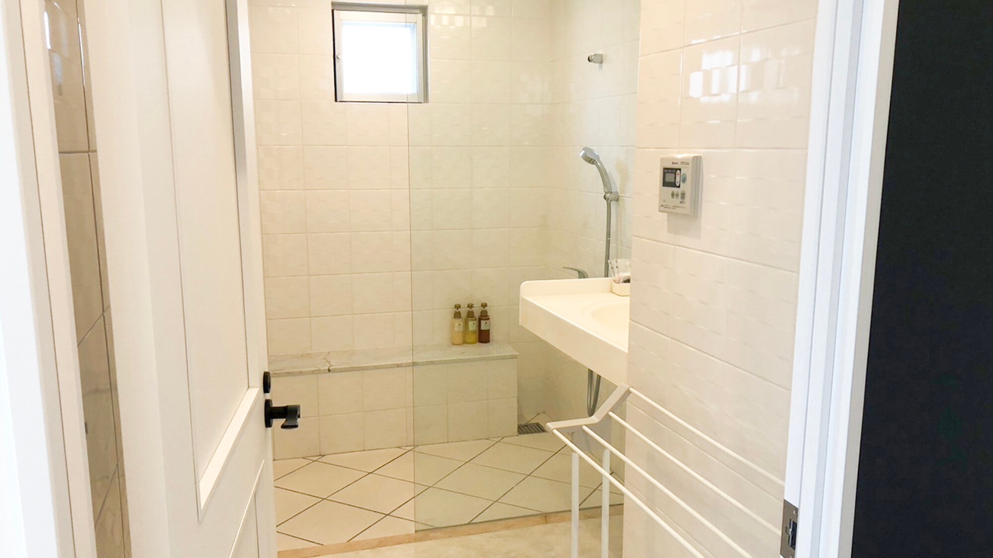 ・[101: Shower room] Shampoo, conditioner, and body soap provided