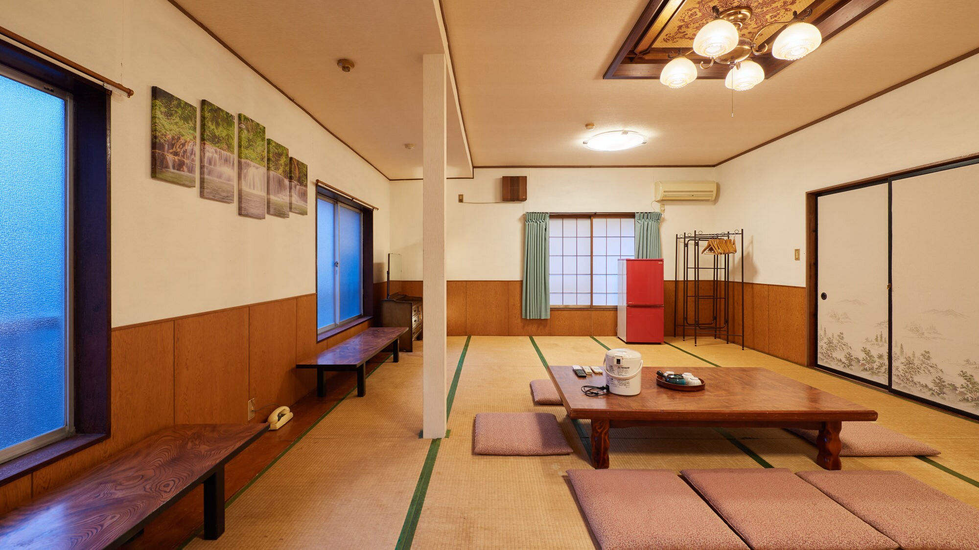 Japanese-style room for 1-8 people