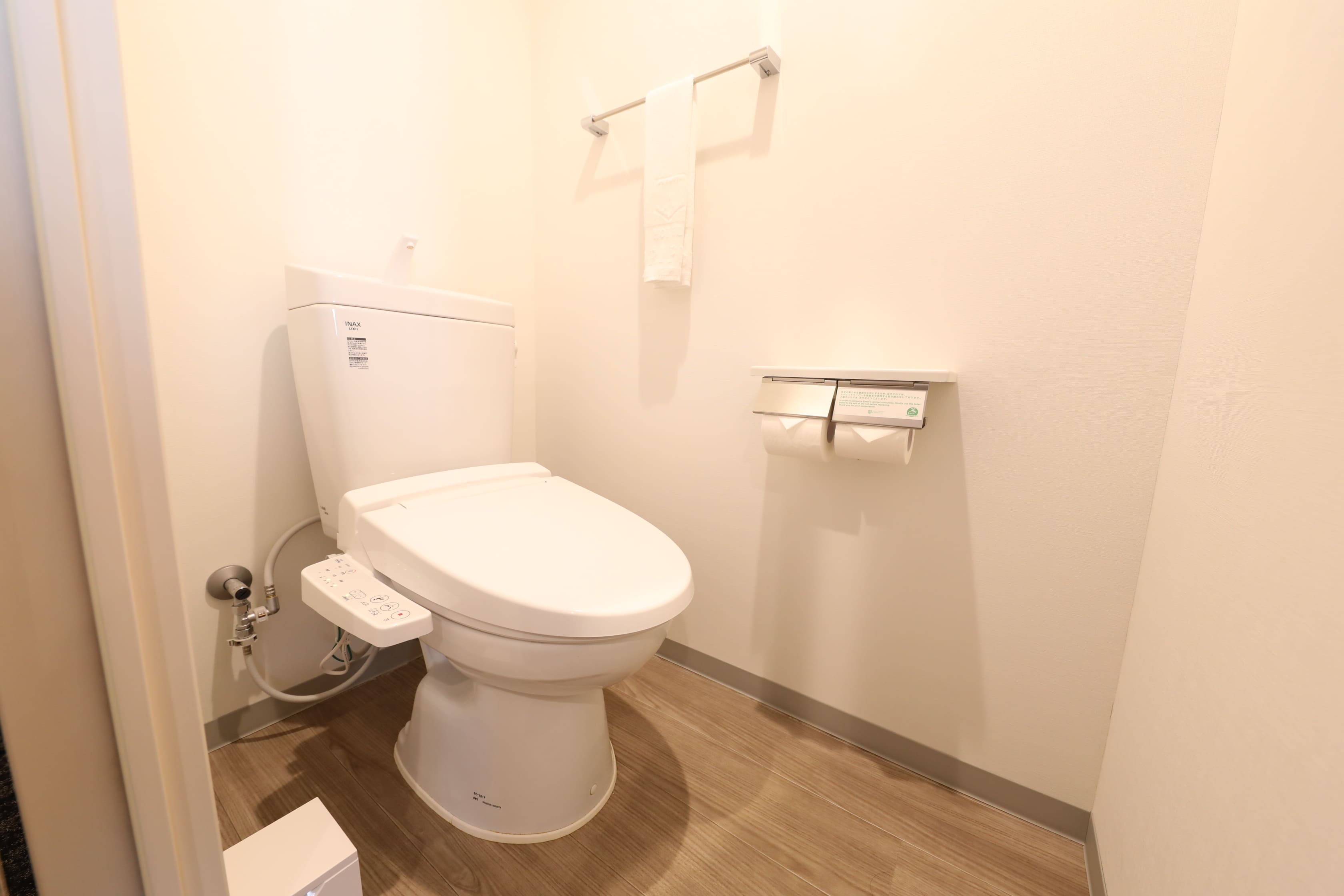 Superior twin toilet