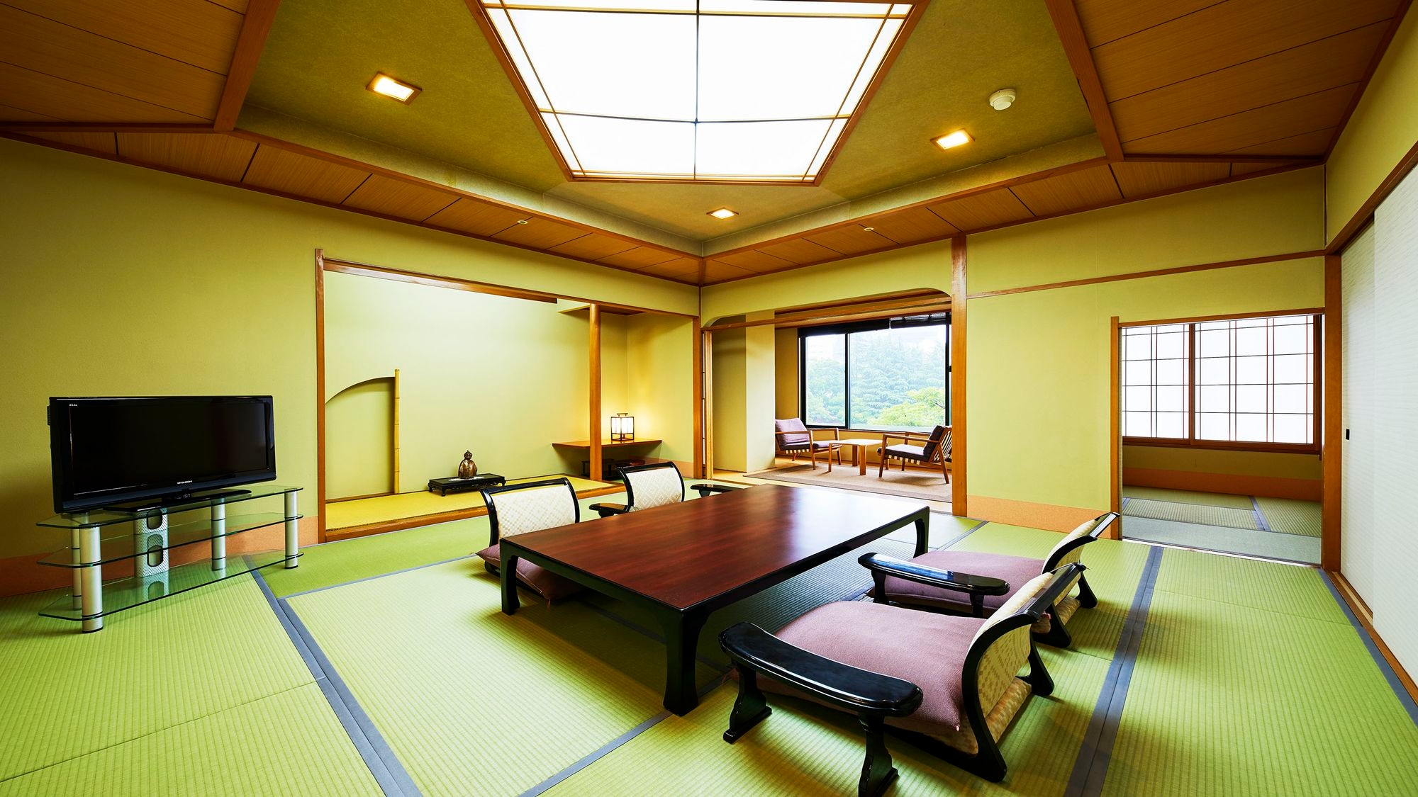 [Japanese-style room] 12 tatami mats