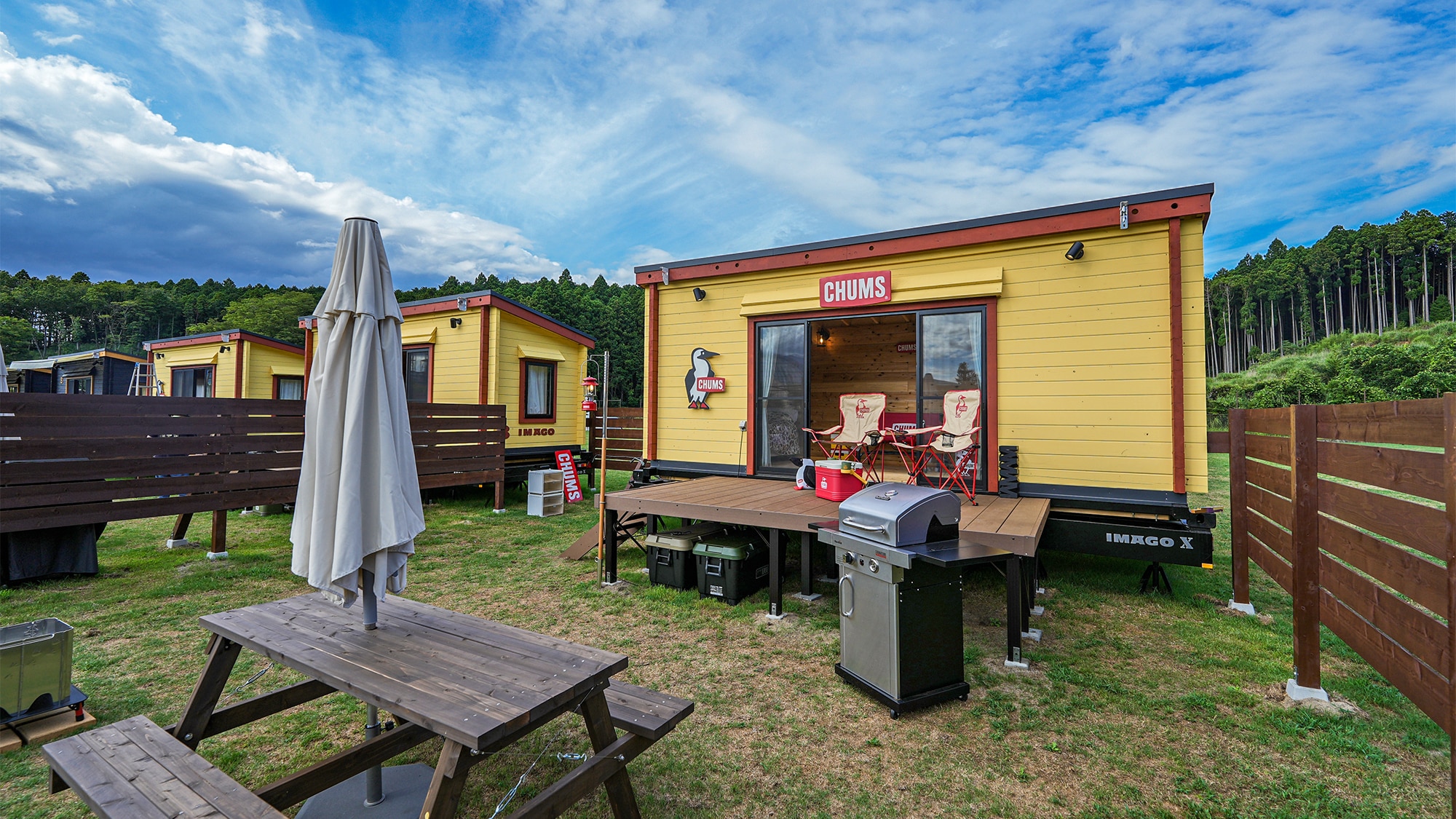 Log trailer house with CHUMS