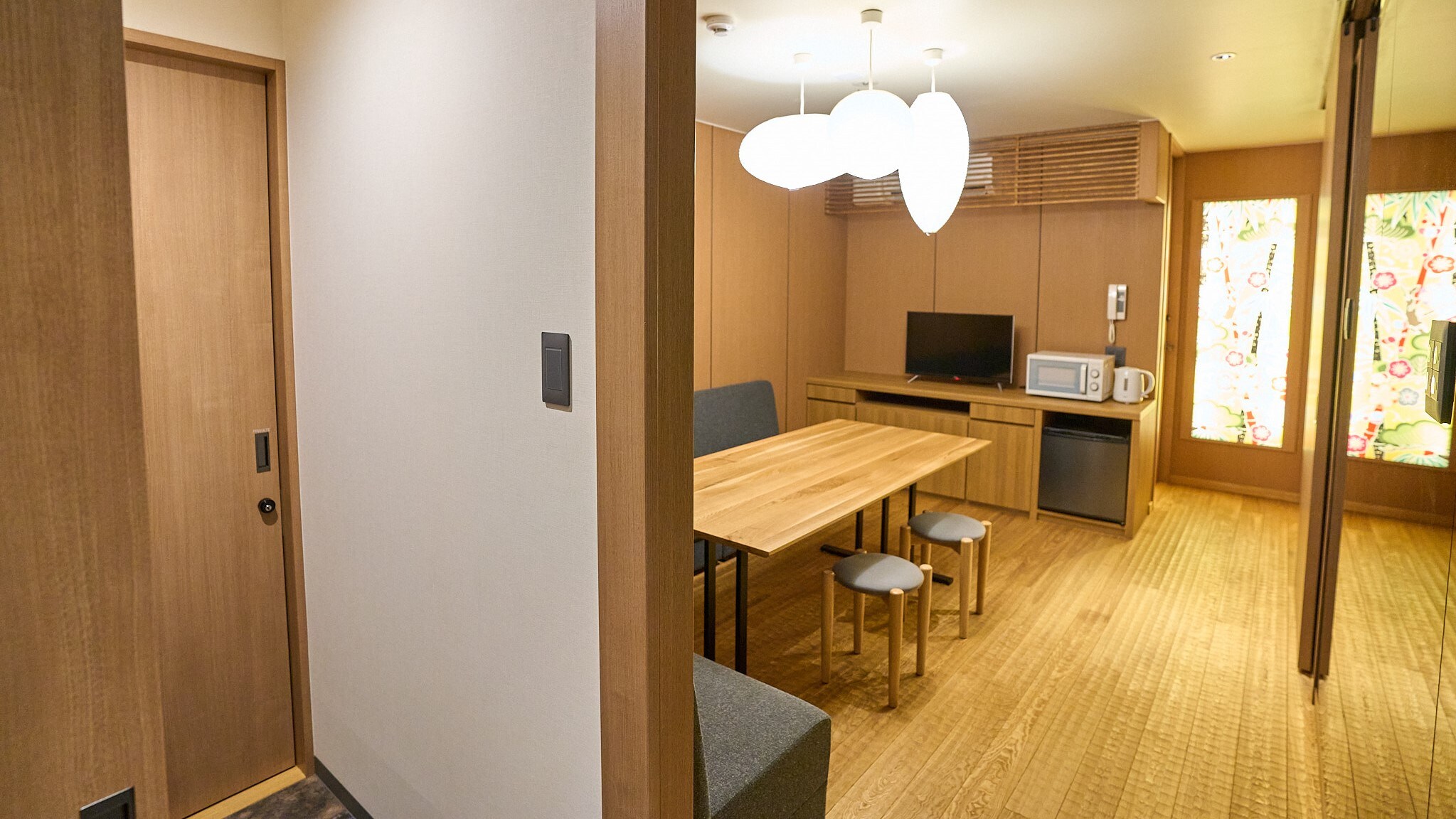 Family Suite Room: Room Overview