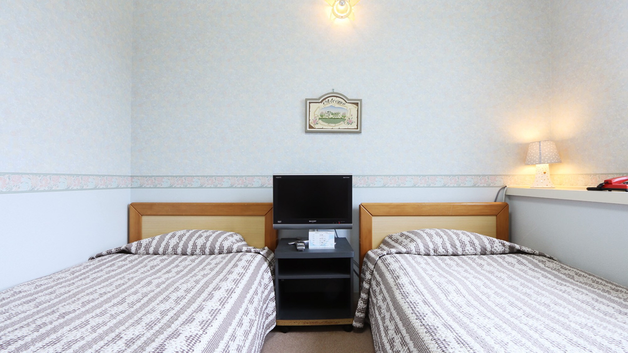 A twin room recommended for couples and married couples.