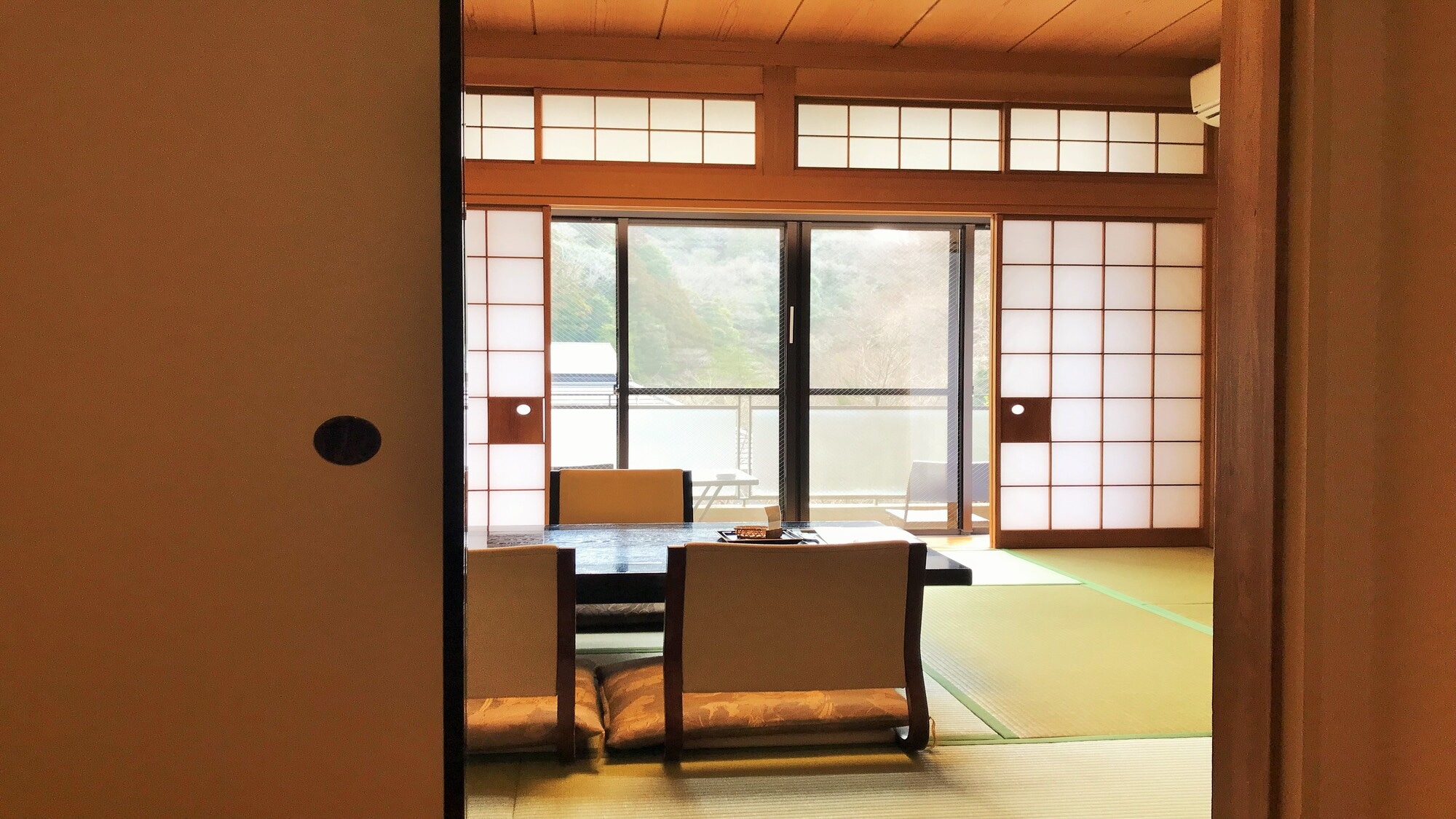 [2nd floor] 10 tatami Japanese-style room to 3 people