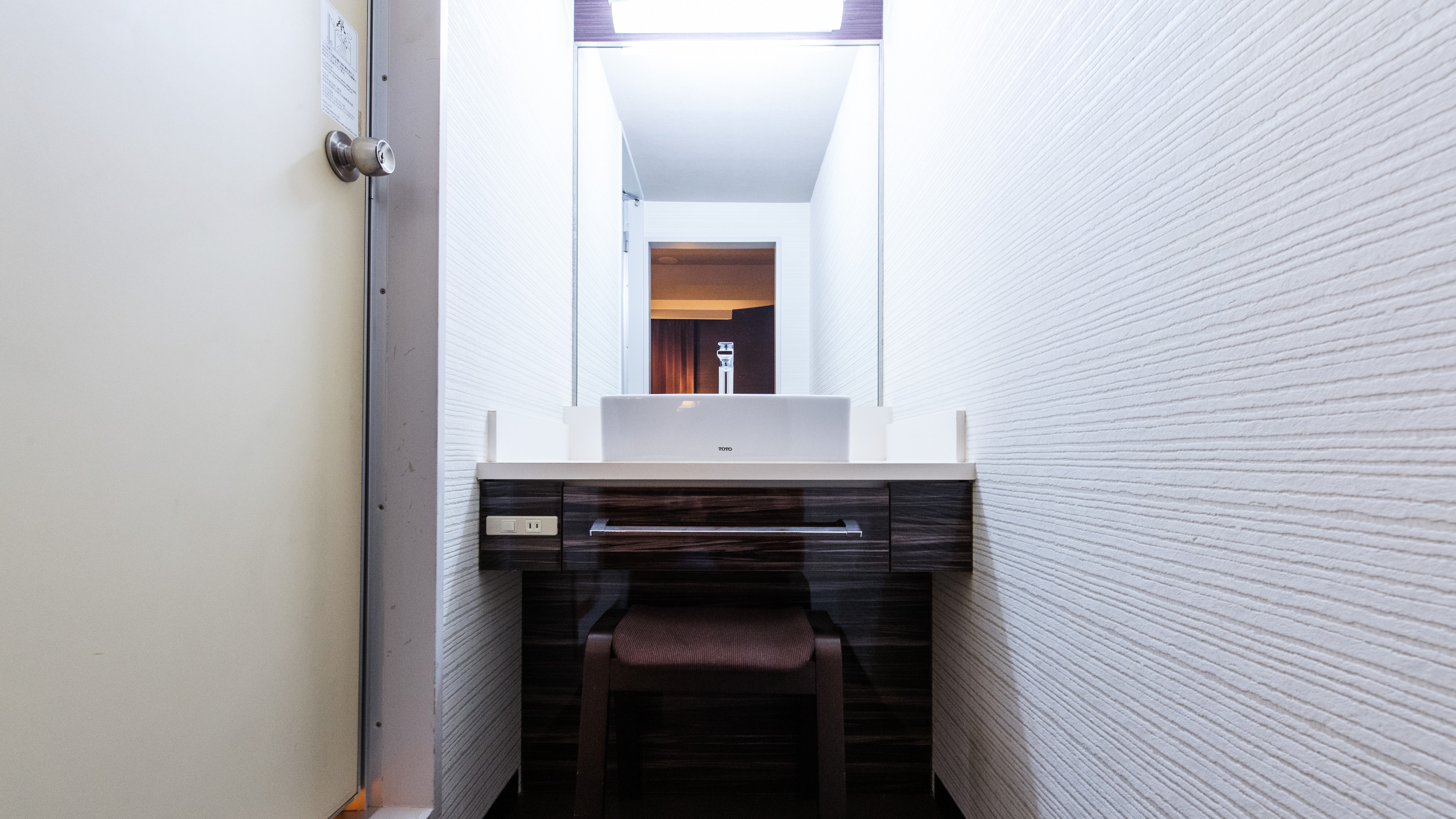 *Double / Separate sink: Located in the corner of each floor, with a separate sink for a comfortable stay.