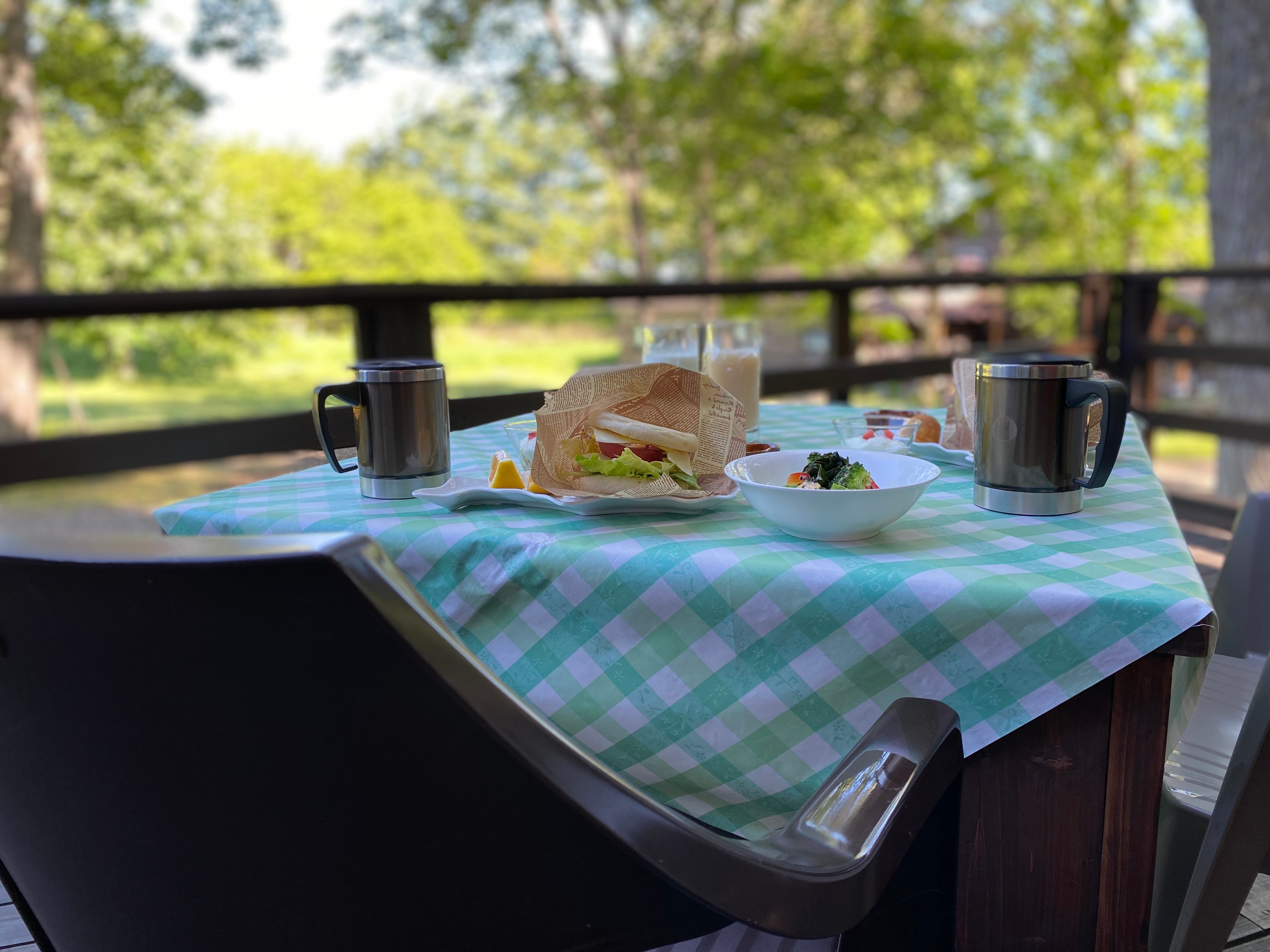 Nikmati sarapan di balkon Anda di pagi yang menyegarkan di penginapan ini. Sup minestrone lezat yang disajikan di kamar Anda sangat populer.