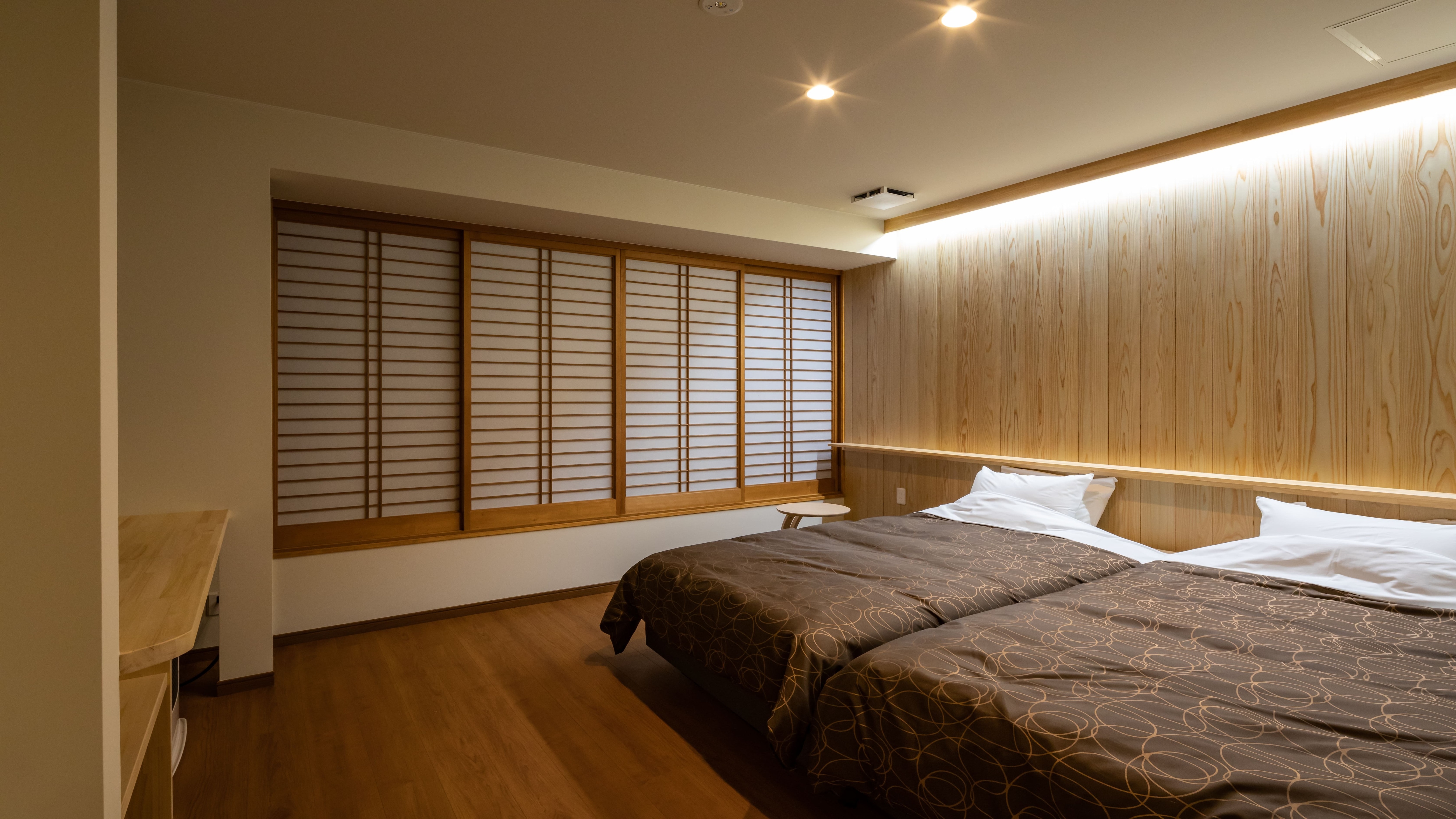 Standard Western-style twin room