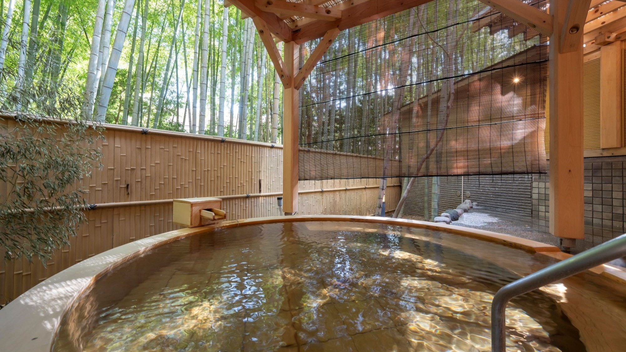 [Large open-air bath: Tsuki no Yu]