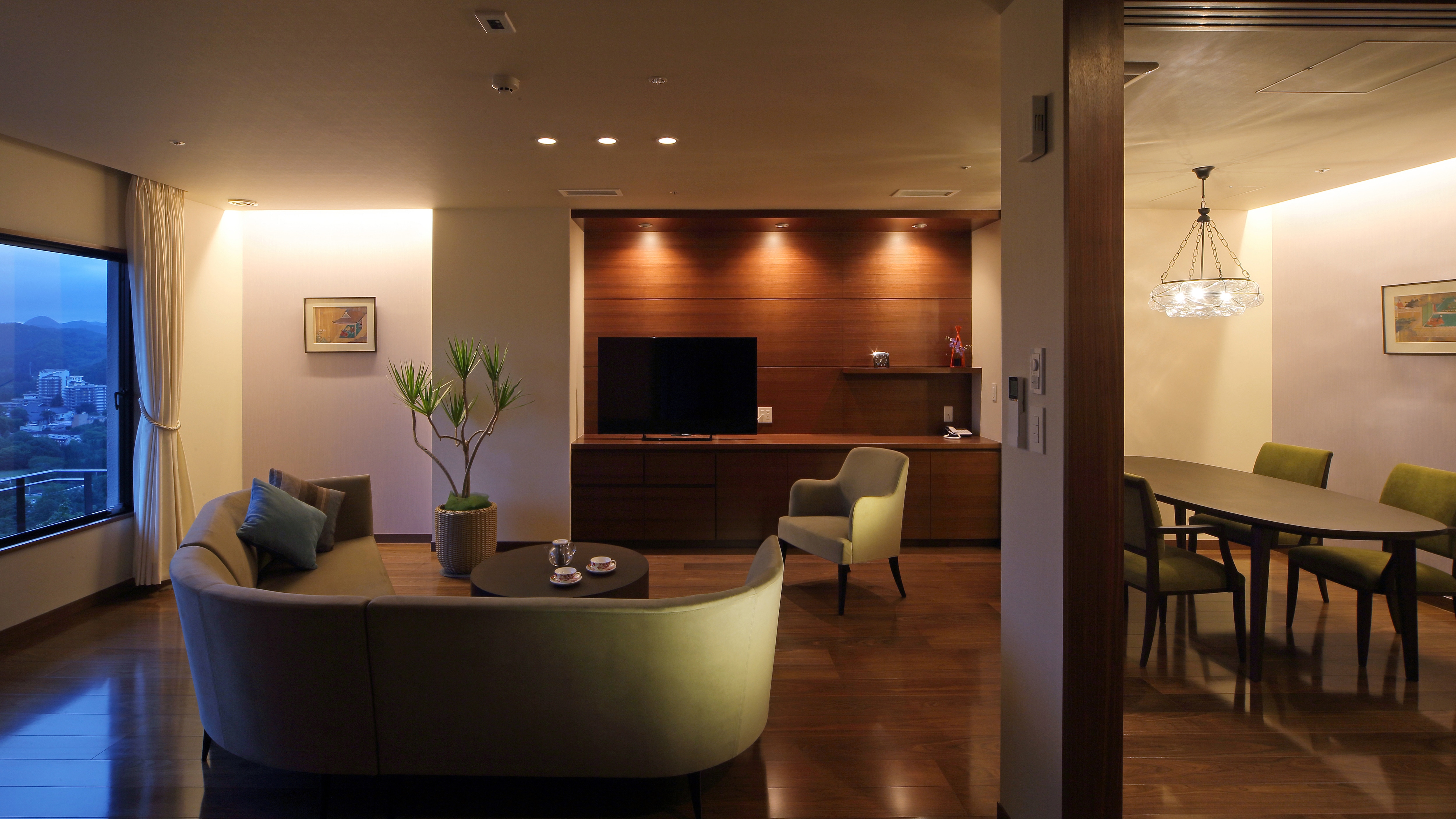 Japanese modern suite "Moonbow"