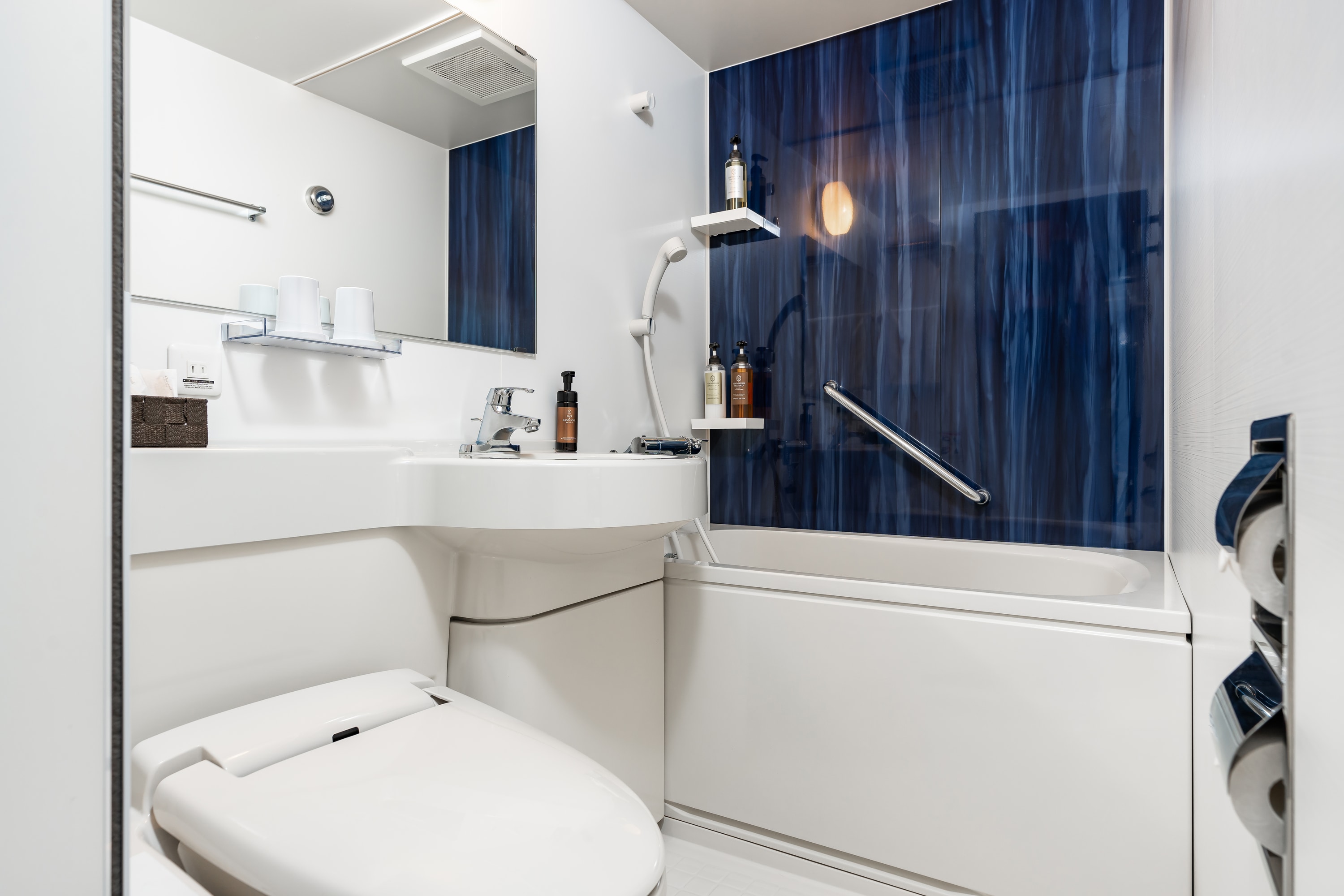 Bath · Toilet