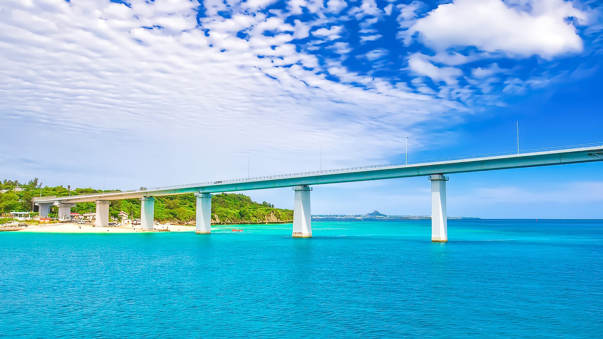 [Sesoko Bridge] The location and the exhilarating feeling when crossing the bridge ☆