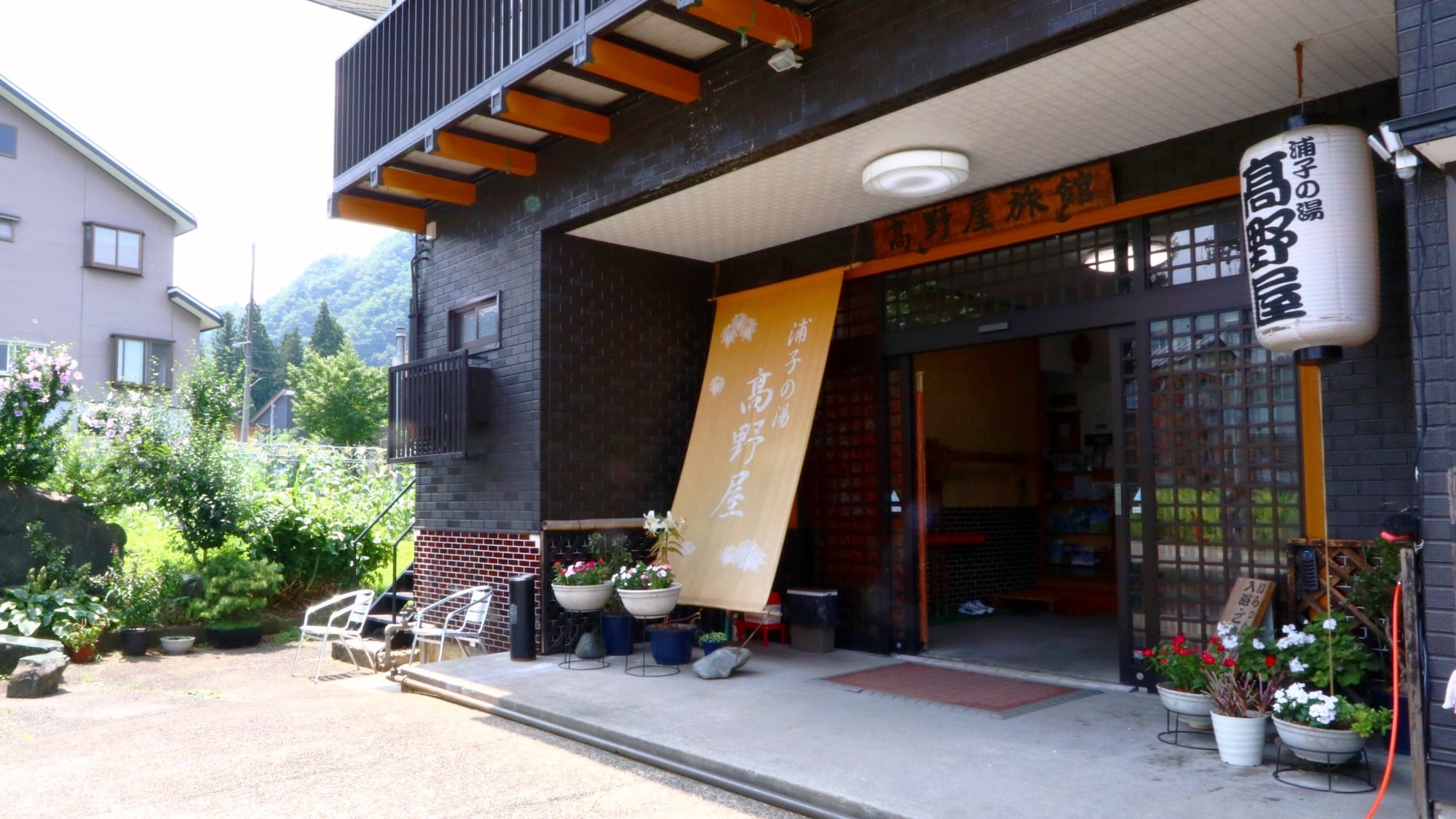 “浦子之汤高野屋”是一家拥有15间客房的小型温泉旅馆。