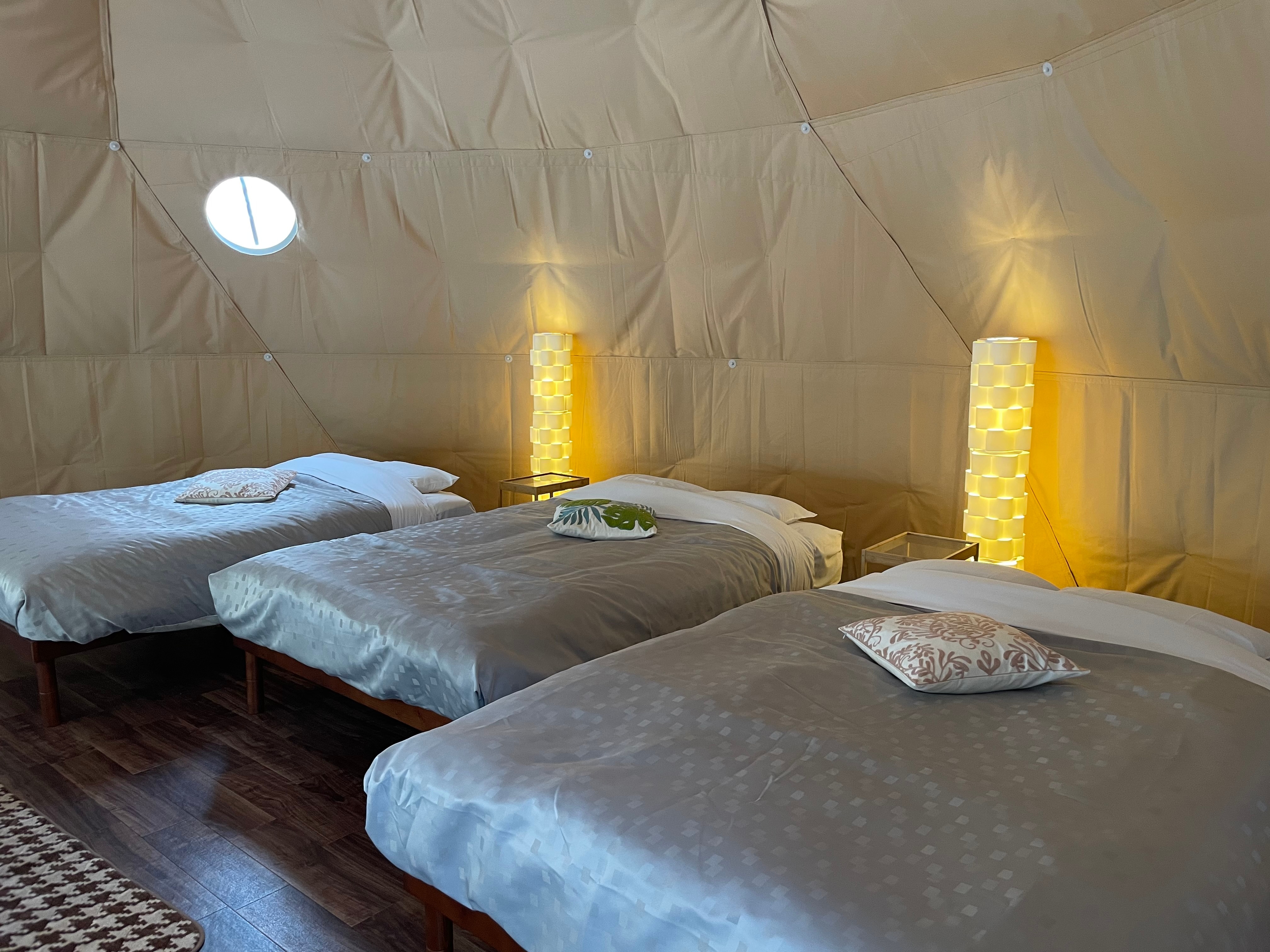 3 double indoor beds