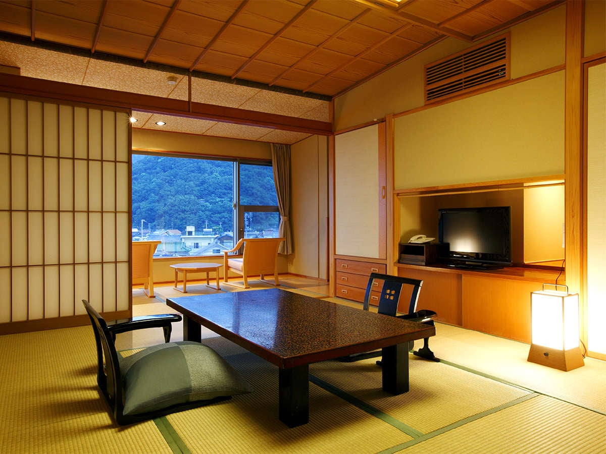 Japanese-style room 10-12 tatami mats