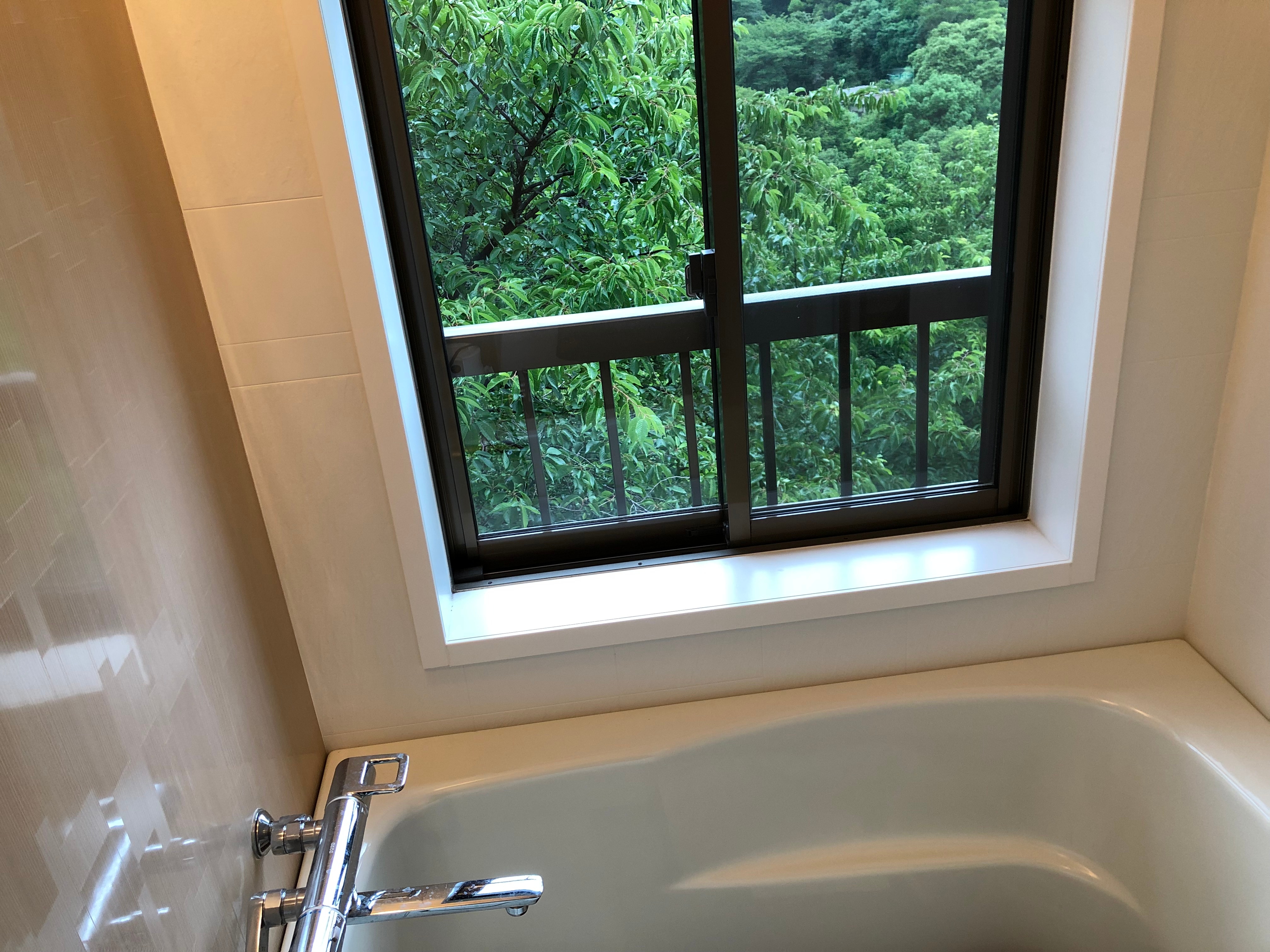 [East Wing] Japanese-style room with 10 tatami mats - Dining at the venue - (Some rooms have stairs) Example