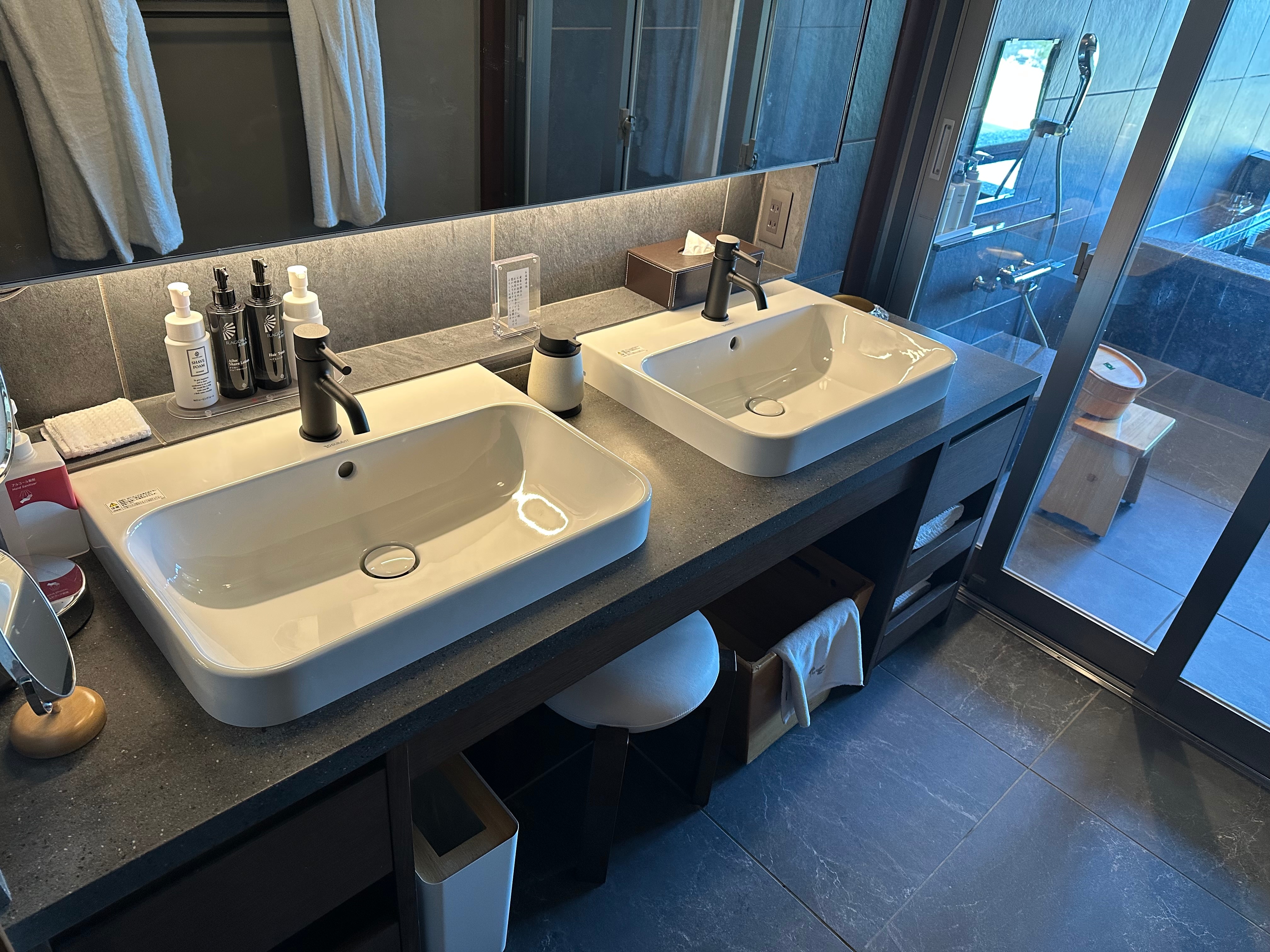 Suite Vanity with Pool