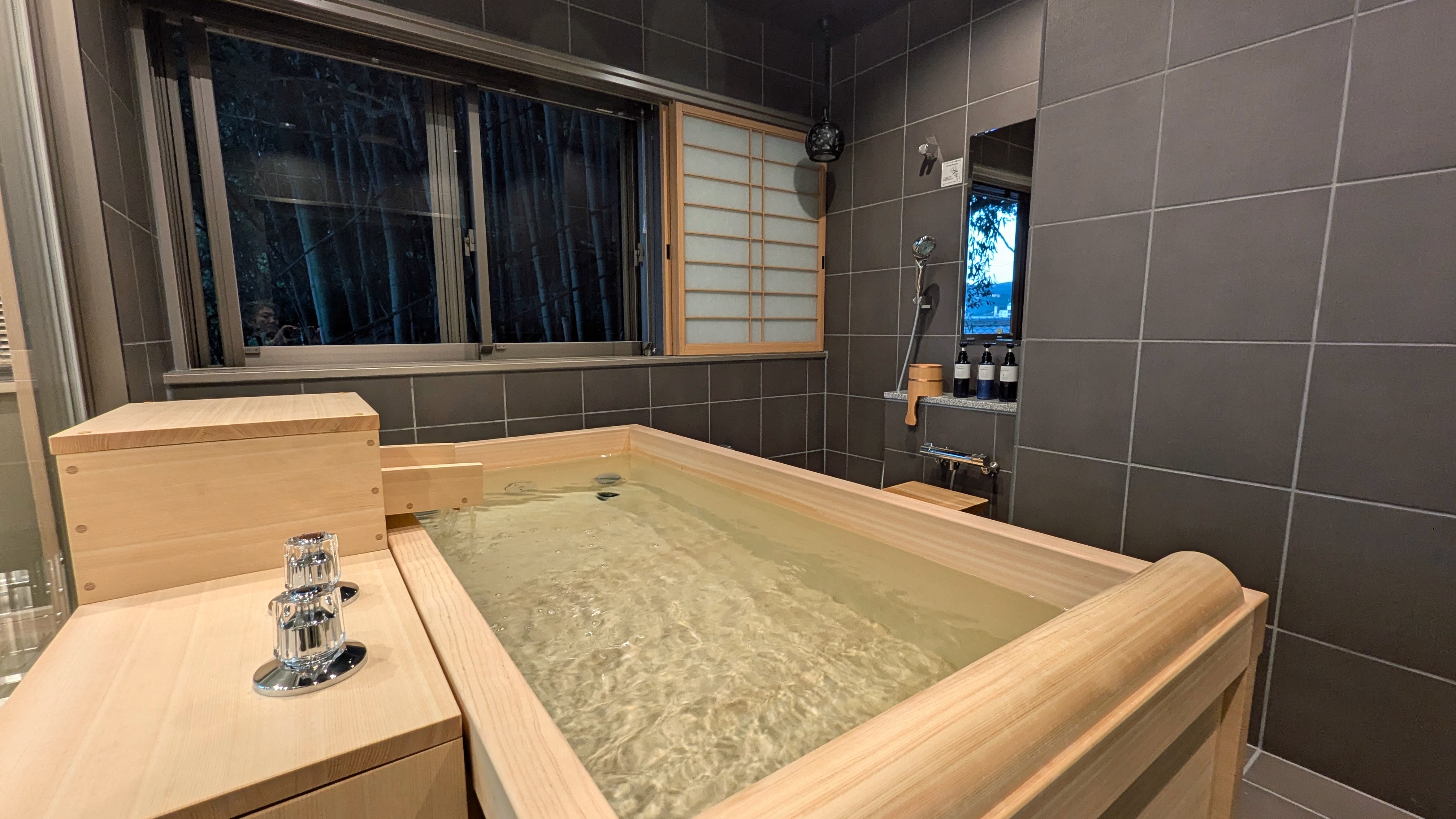 New guest room: Chinowa room "Minogawa" with a semi-open-air bath