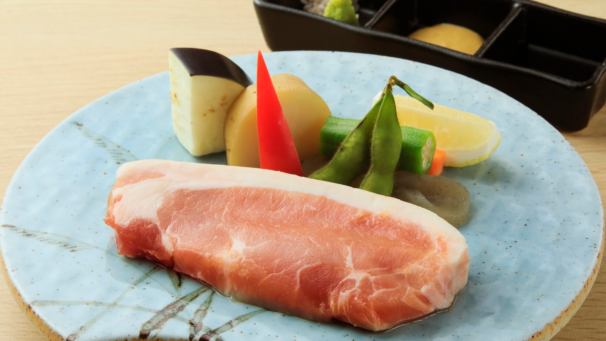 [Delicious small portion kaiseki] Domestic pork cooked on a teppanyaki grill (example)