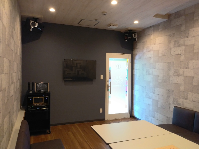 Karaoke (private room)