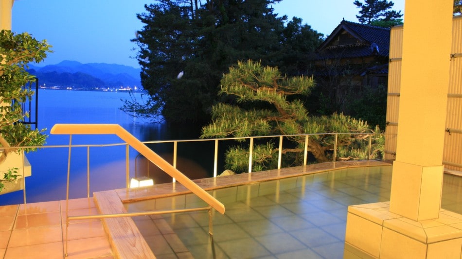 翆湖の湯（950）