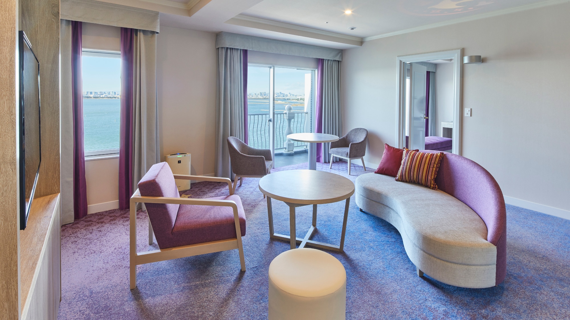 〇行政套房客廳（圖）