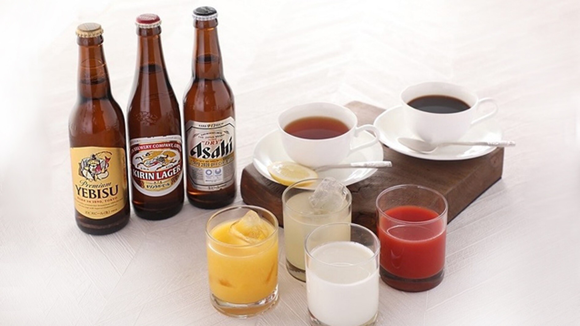 Kami menawarkan berbagai minuman selamat datang.