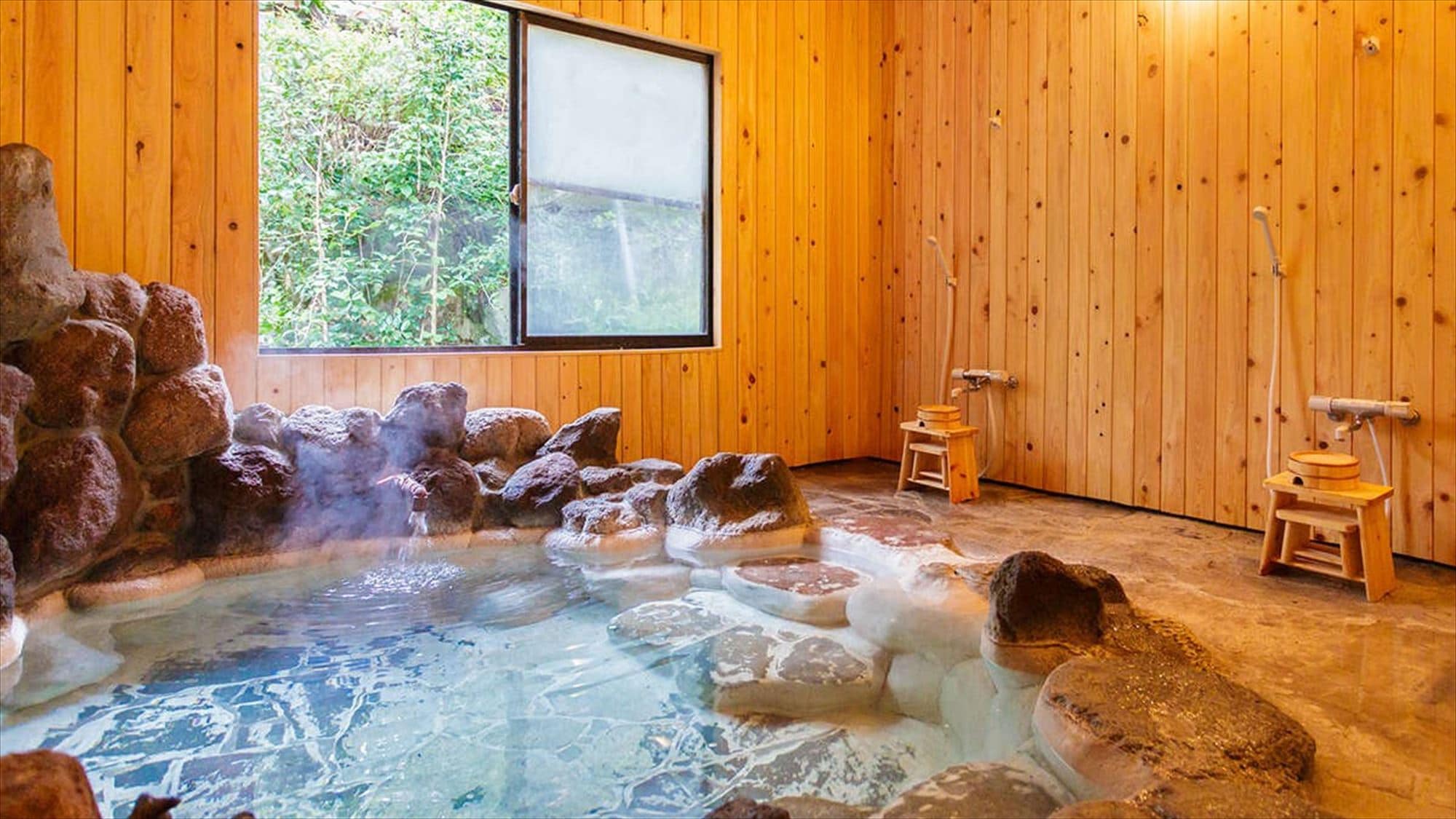 [包租浴] 岩浴有兩個私人浴池。酒店客人免費。