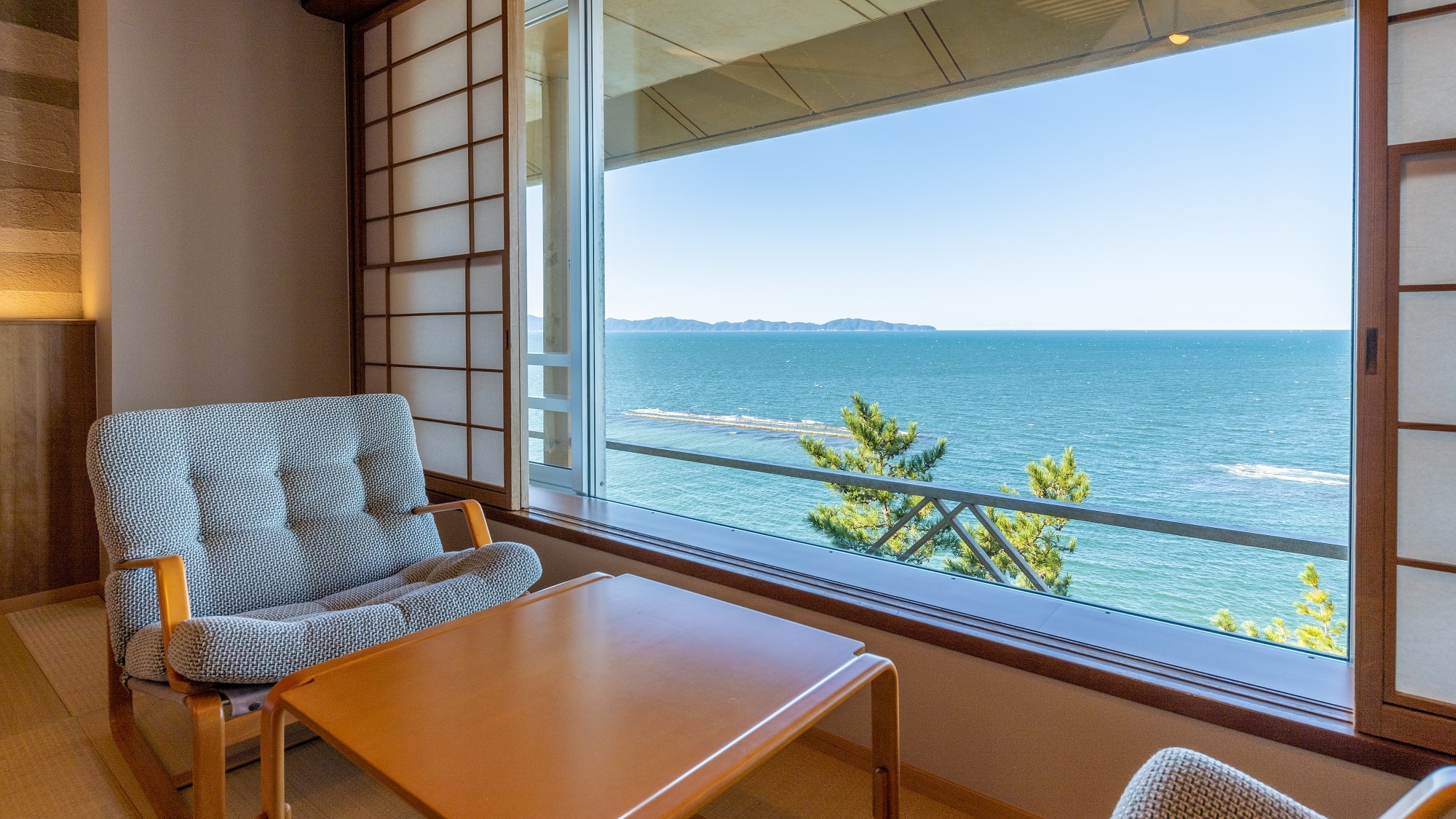 Non-smoking [Renewal Japanese modern ◎Ocean view] 10 tatami + twin