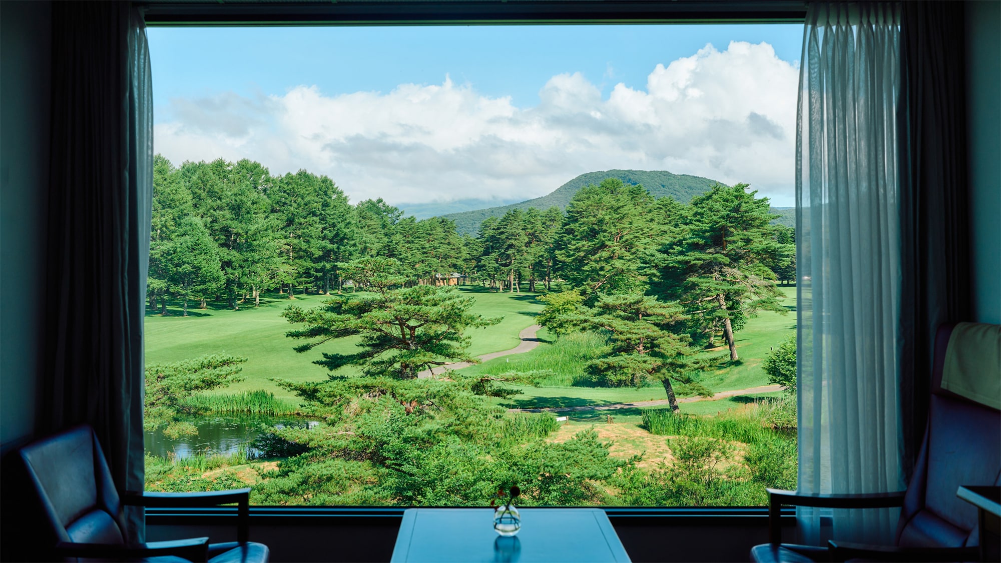 Pangeran Karuizawa: Pemandangan dari kamar
